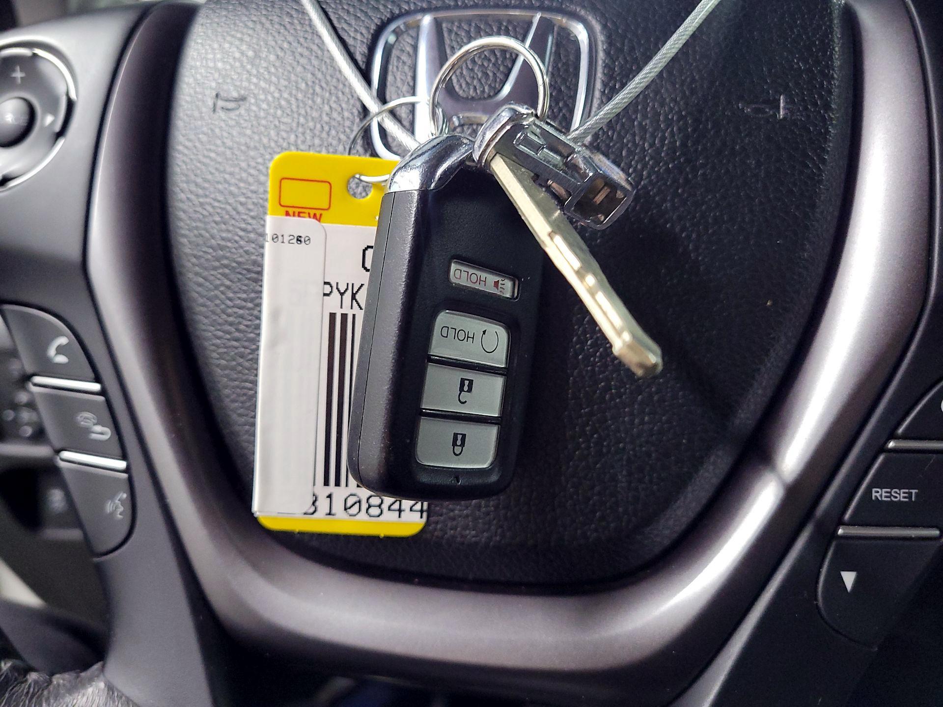 Thumbnail: 2017 Honda Ridgeline - 18