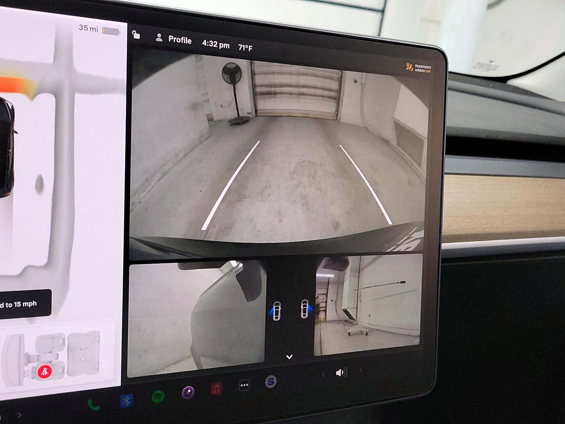 Thumbnail: 2022 Tesla Model 3 - 11