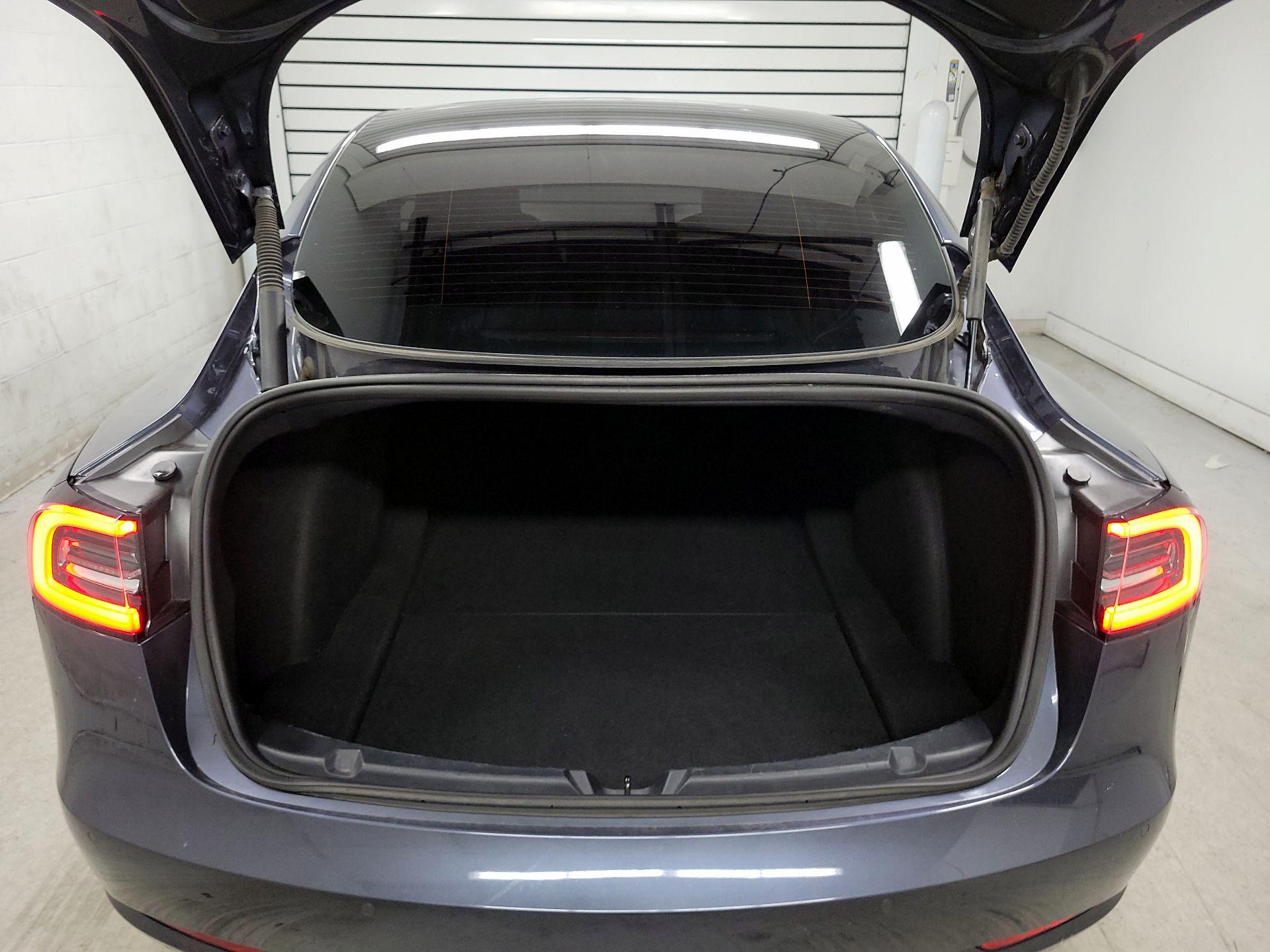 Thumbnail: 2022 Tesla Model 3 - 16