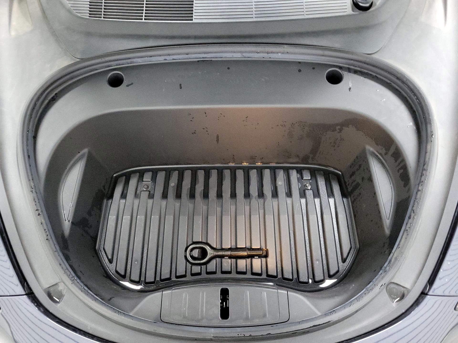 Thumbnail: 2022 Tesla Model 3 - 17