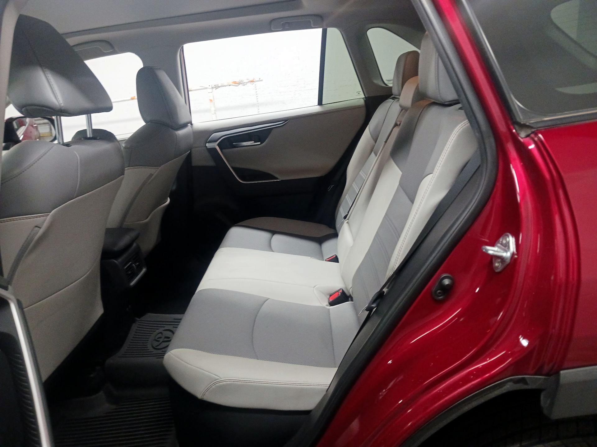 Thumbnail: 2021 Toyota RAV4 - 19