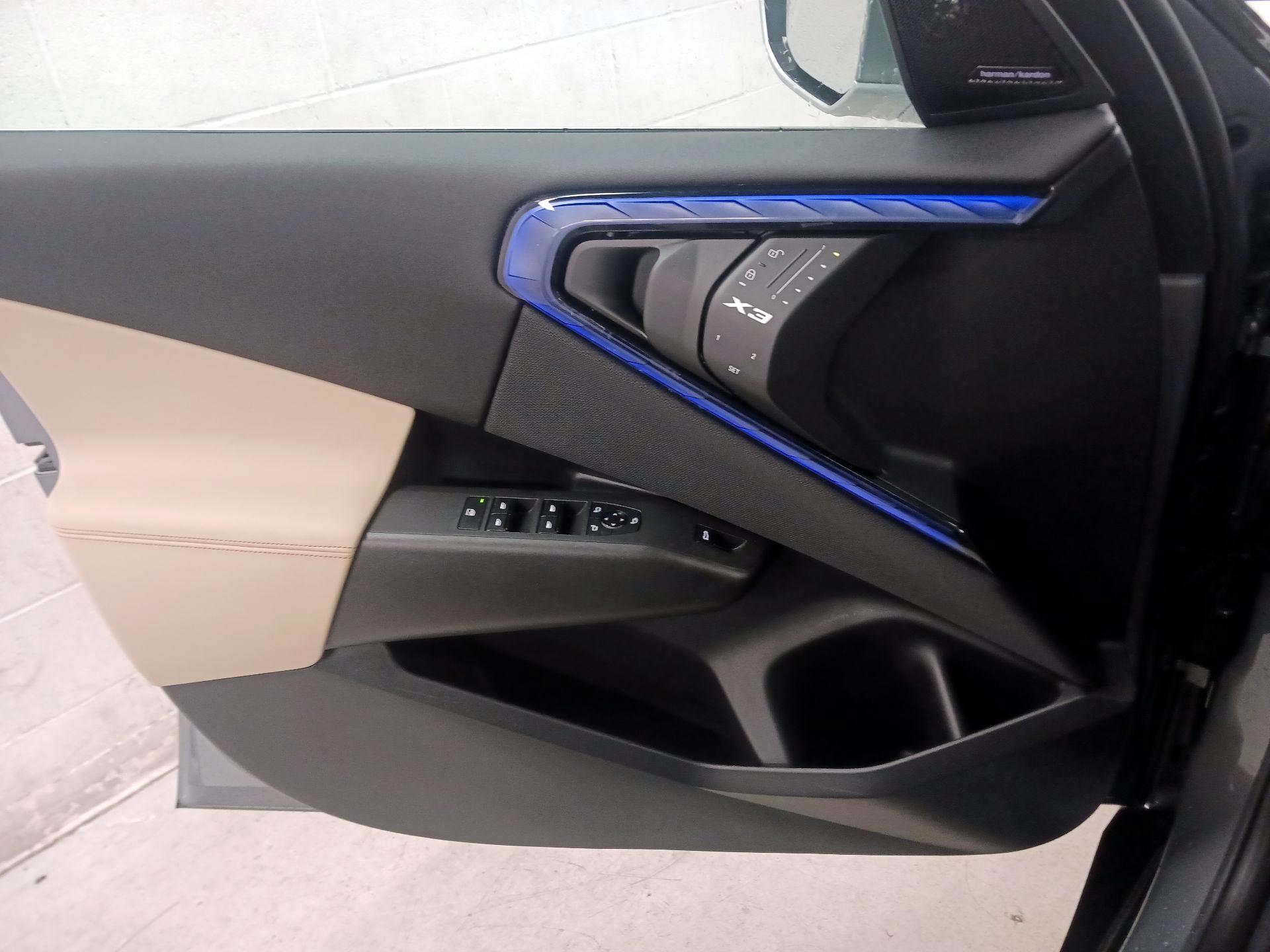 Thumbnail: 2025 BMW X3 - 10