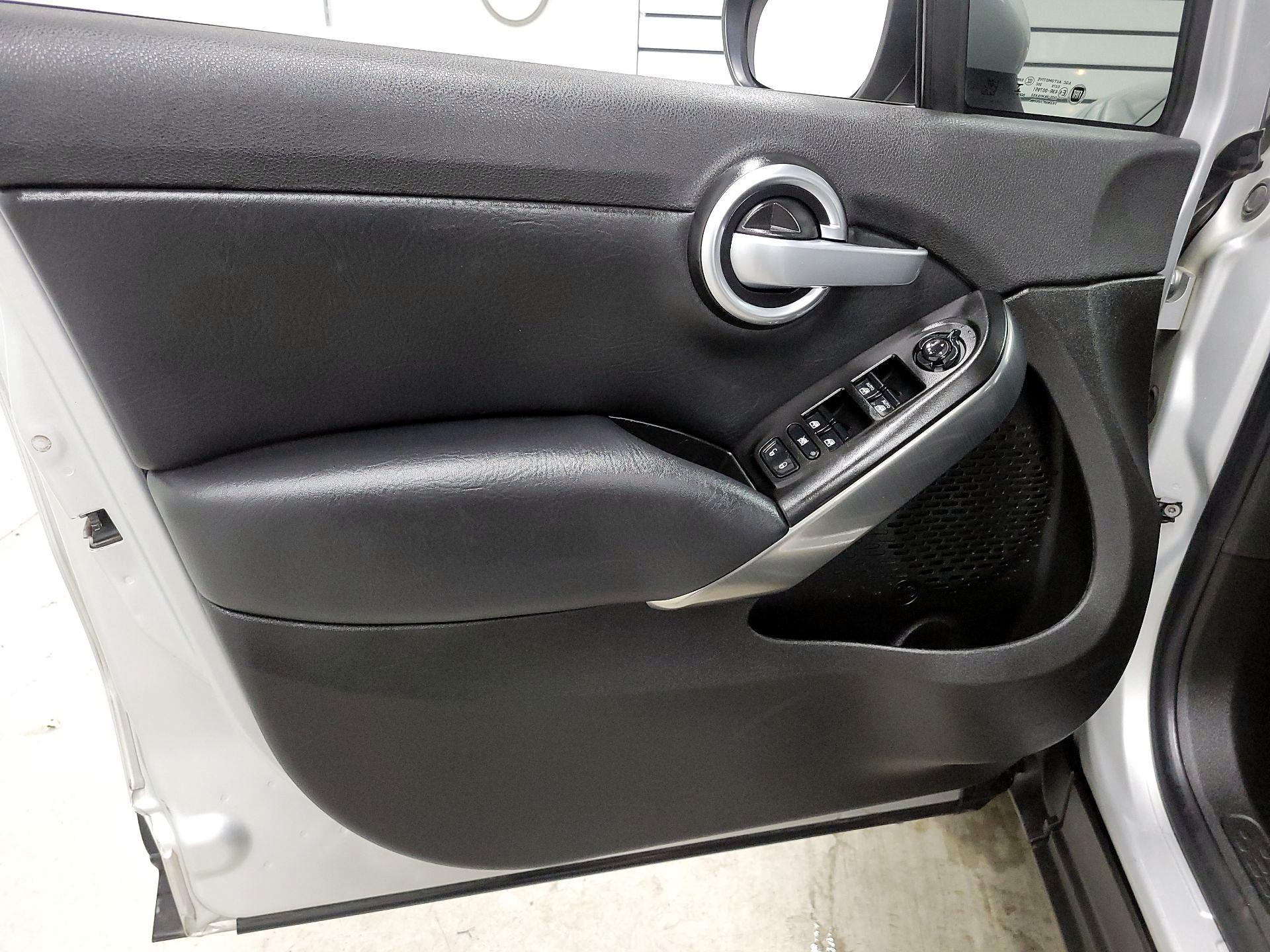 Thumbnail: 2016 Fiat 500X - 12