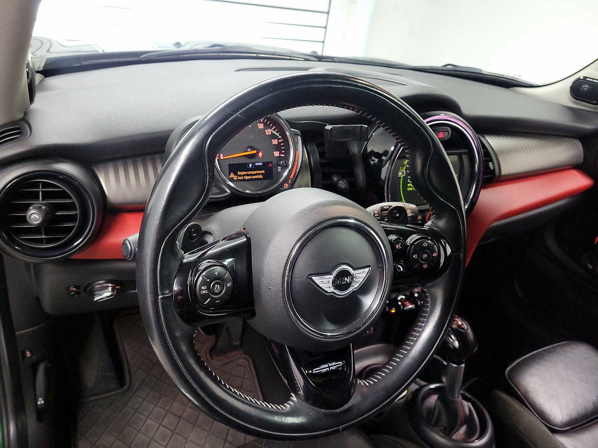 Thumbnail: 2018 MINI Cooper Hardtop - 9