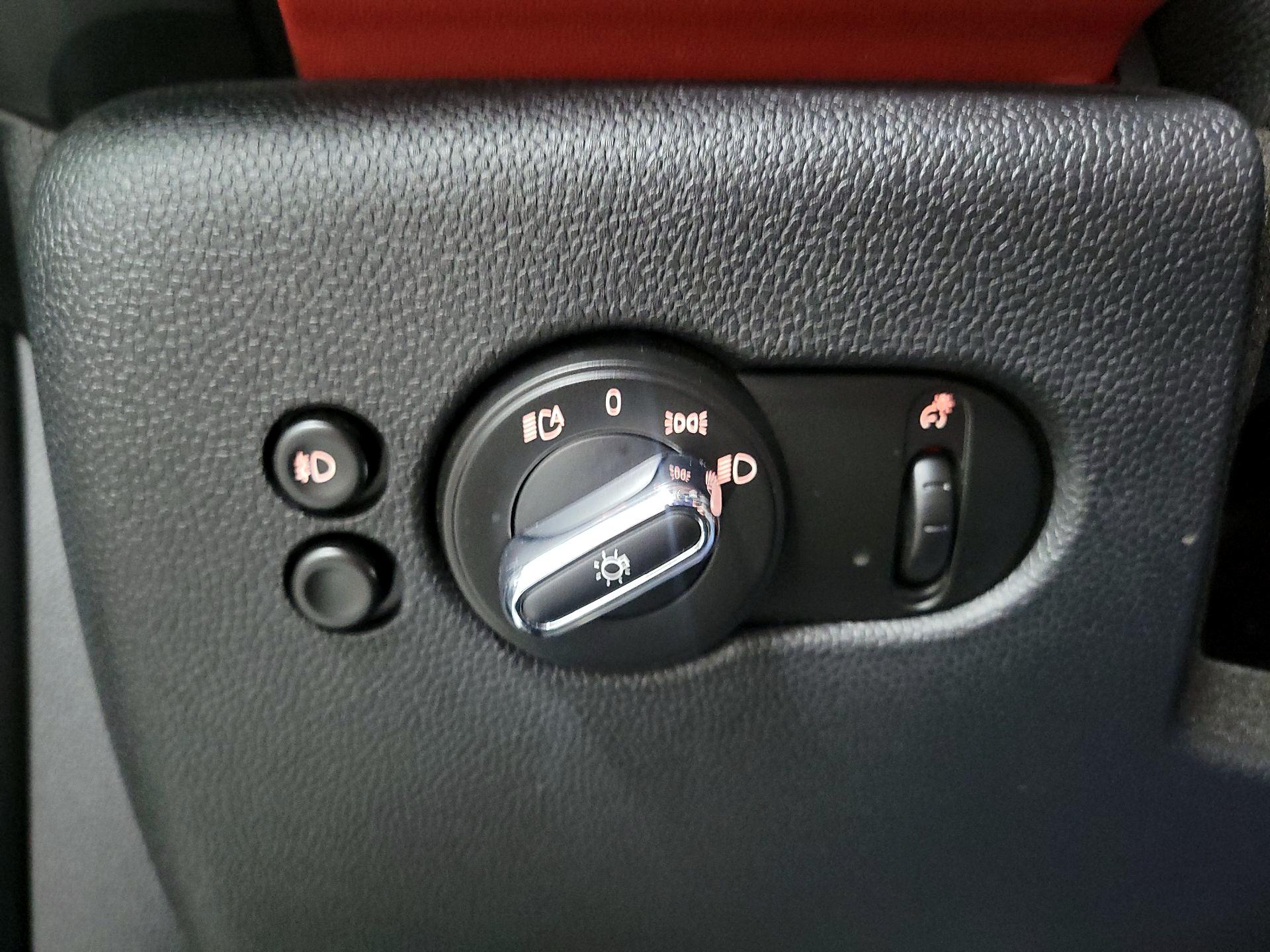 Thumbnail: 2018 MINI Cooper Hardtop - 13