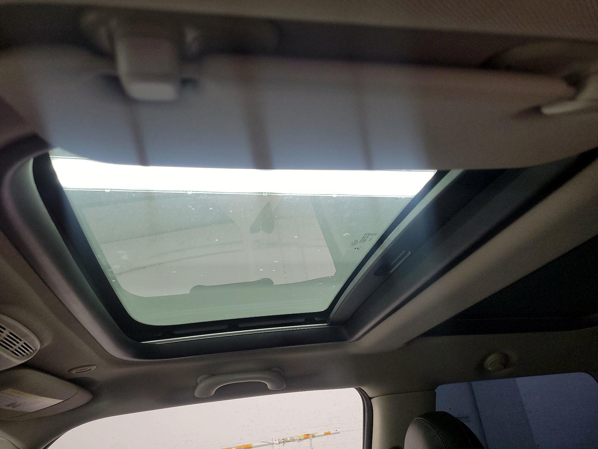 Thumbnail: 2018 MINI Cooper Hardtop - 19