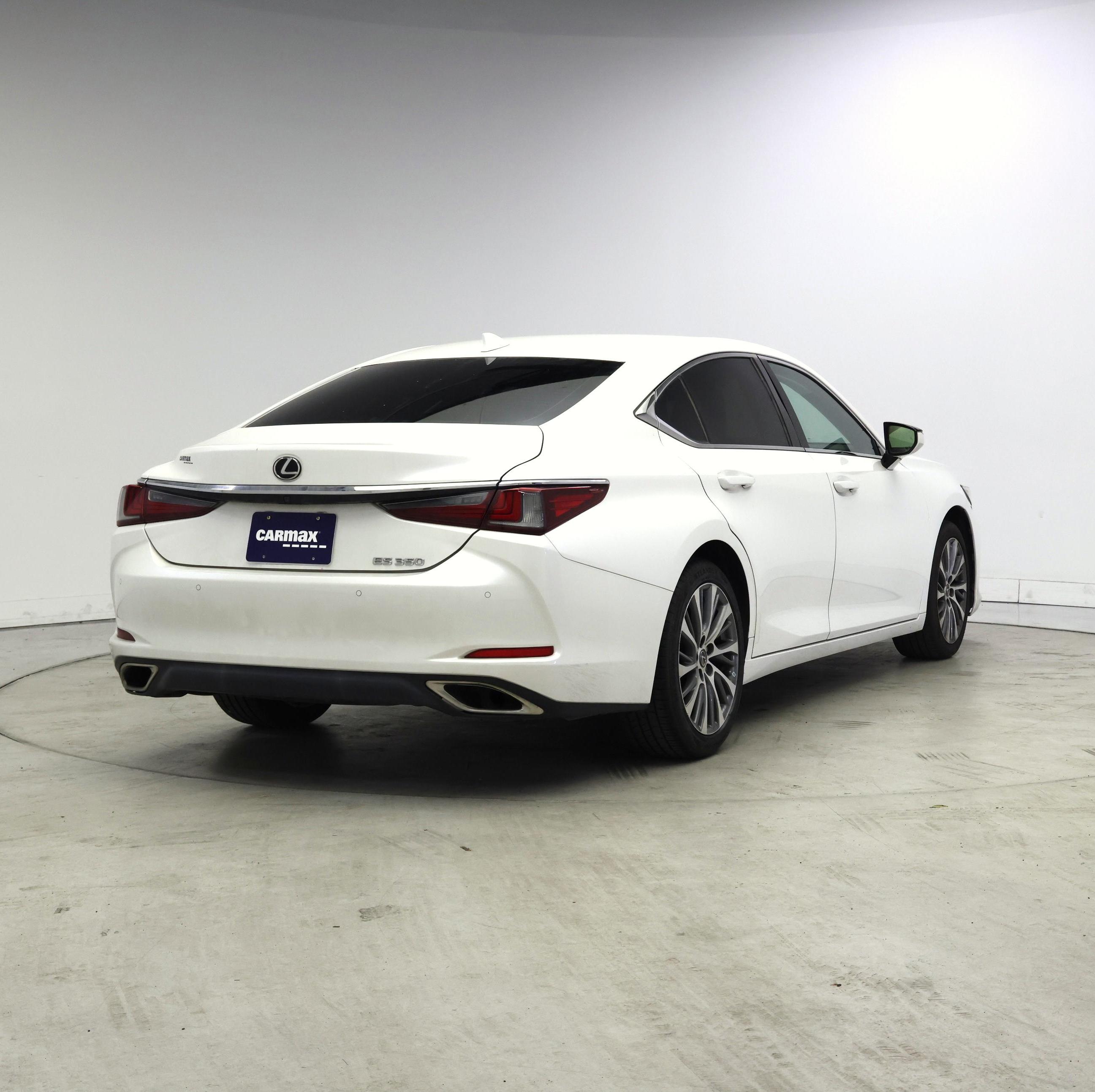 Thumbnail: 2020 Lexus ES - 8