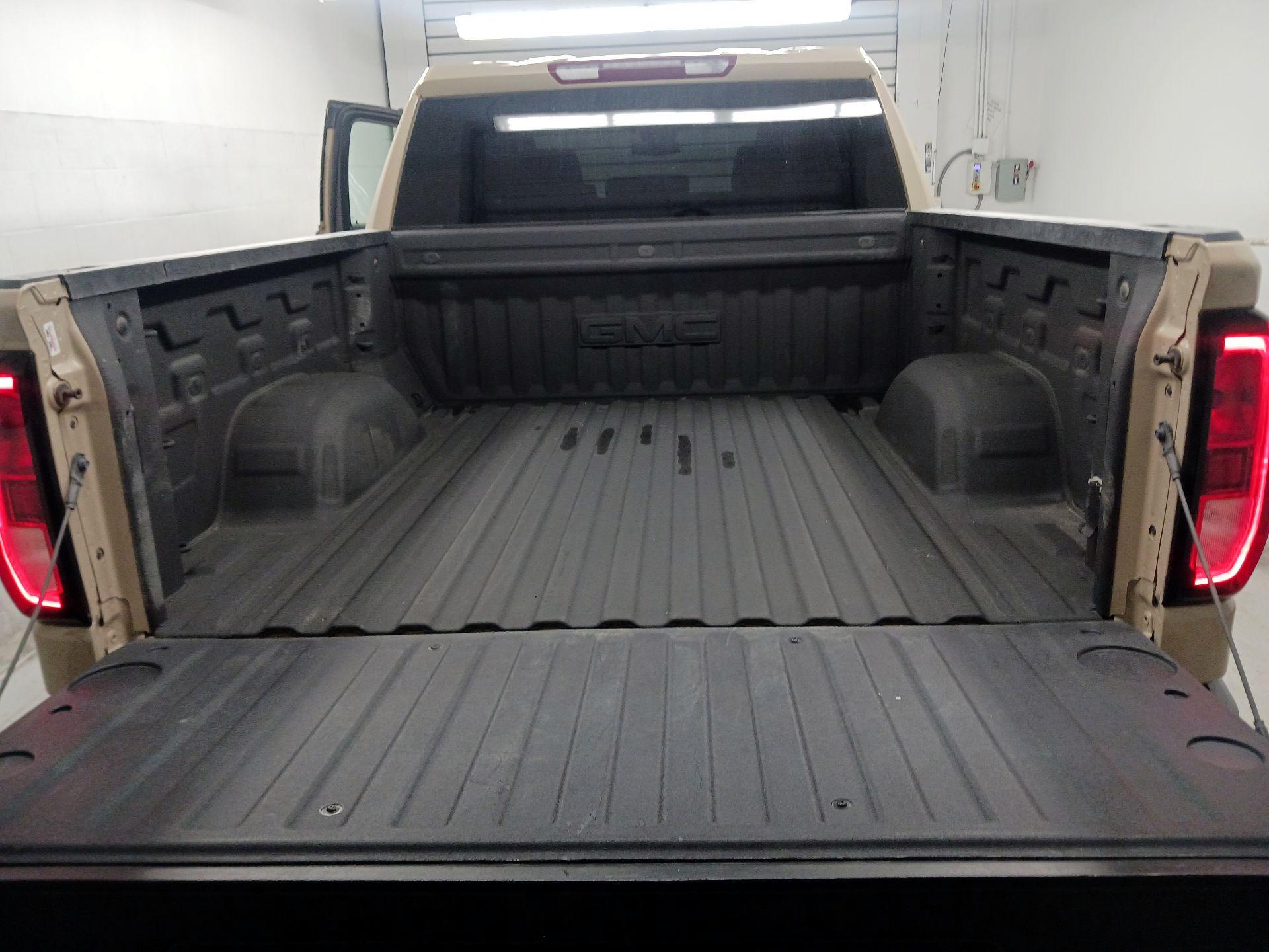 Thumbnail: 2023 GMC Sierra 1500 - 19