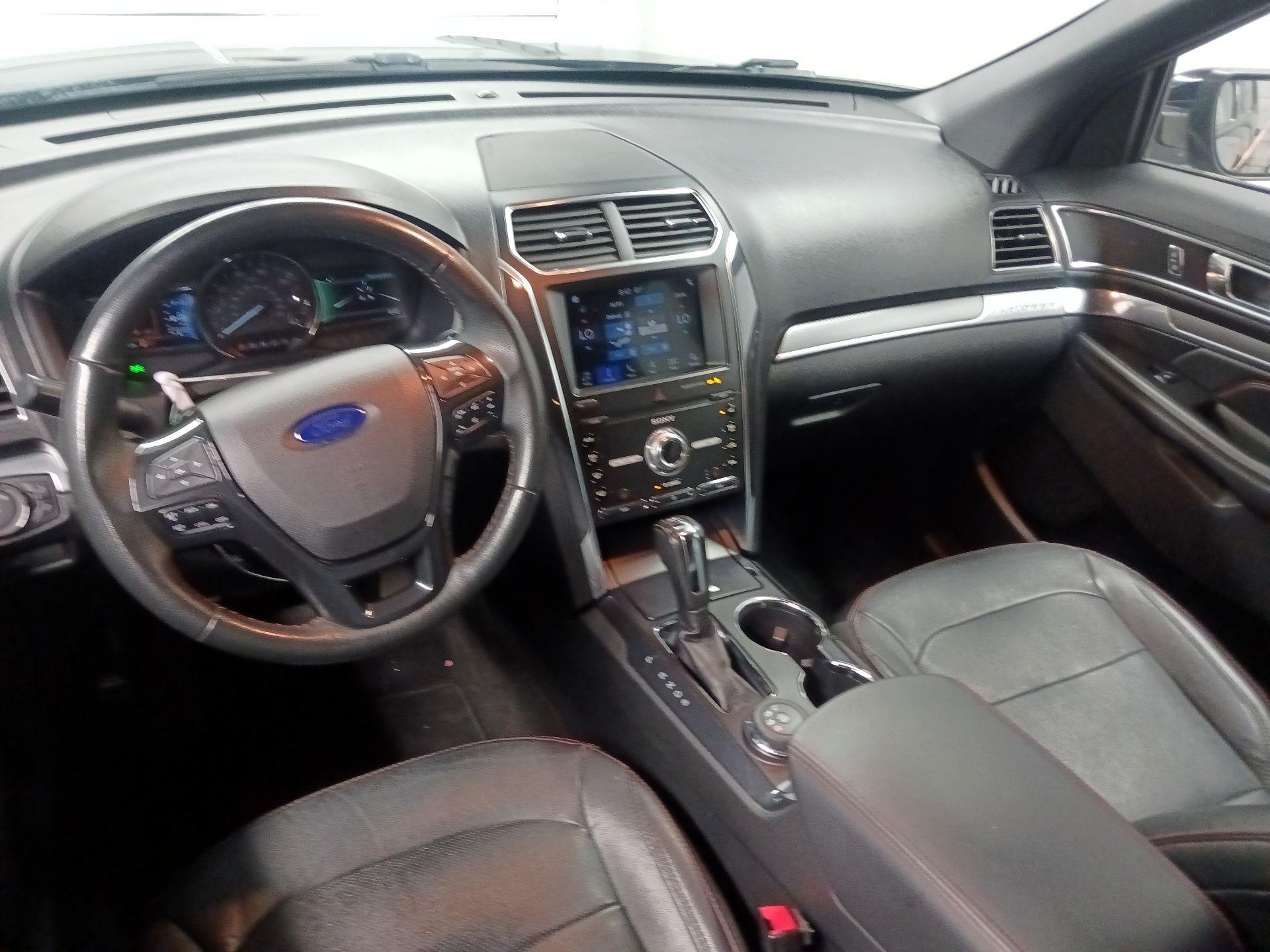 Thumbnail: 2019 Ford Explorer - 9