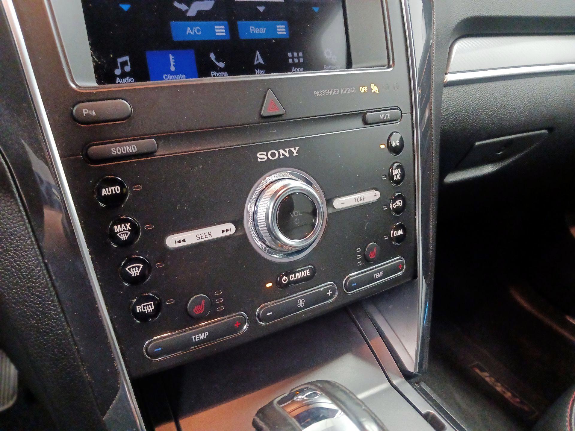 Thumbnail: 2019 Ford Explorer - 14