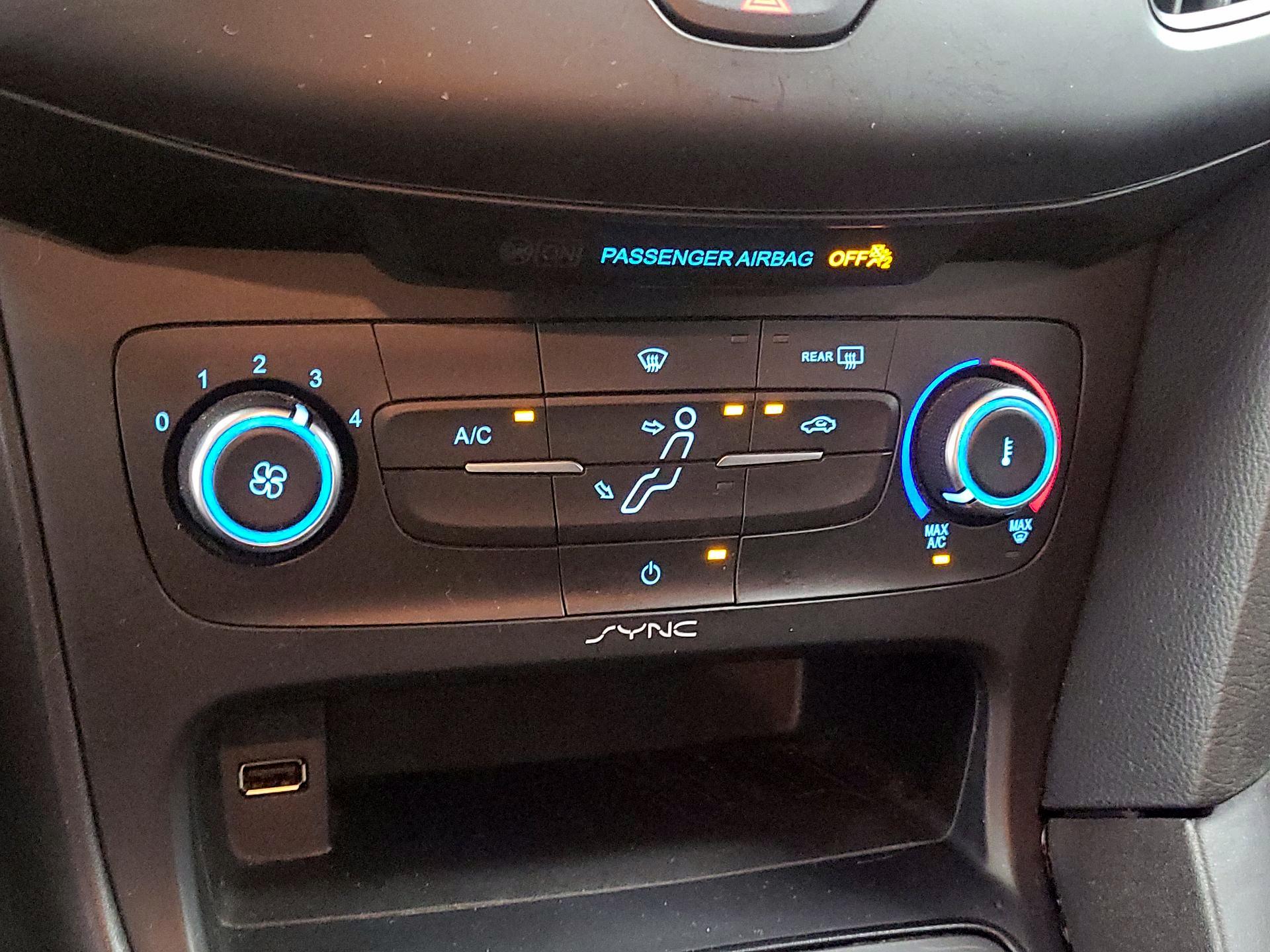 Thumbnail: 2018 Ford Focus - 15