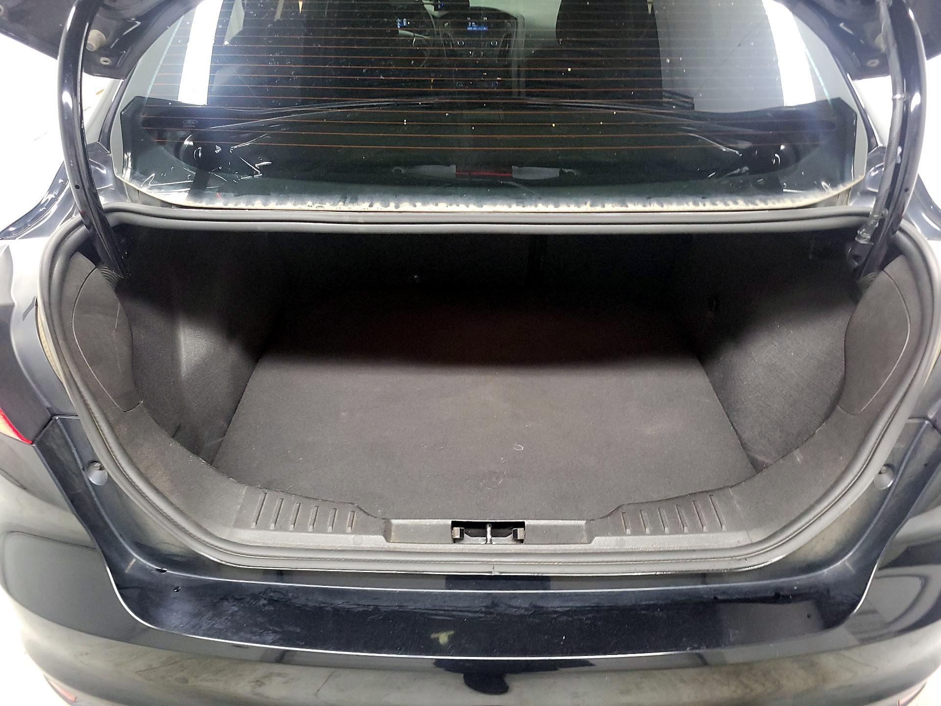 Thumbnail: 2018 Ford Focus - 18