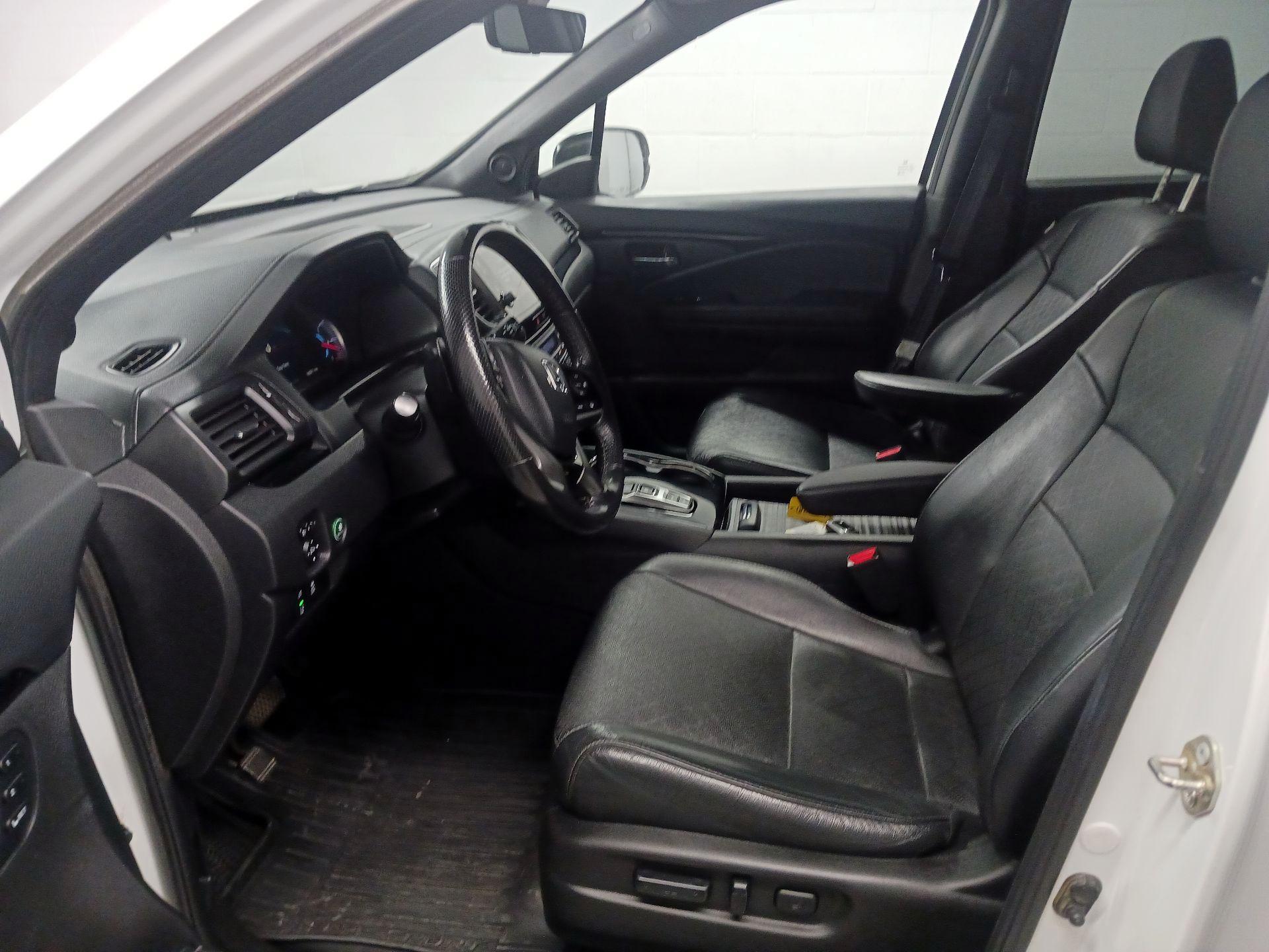 Thumbnail: 2019 Honda Passport - 11