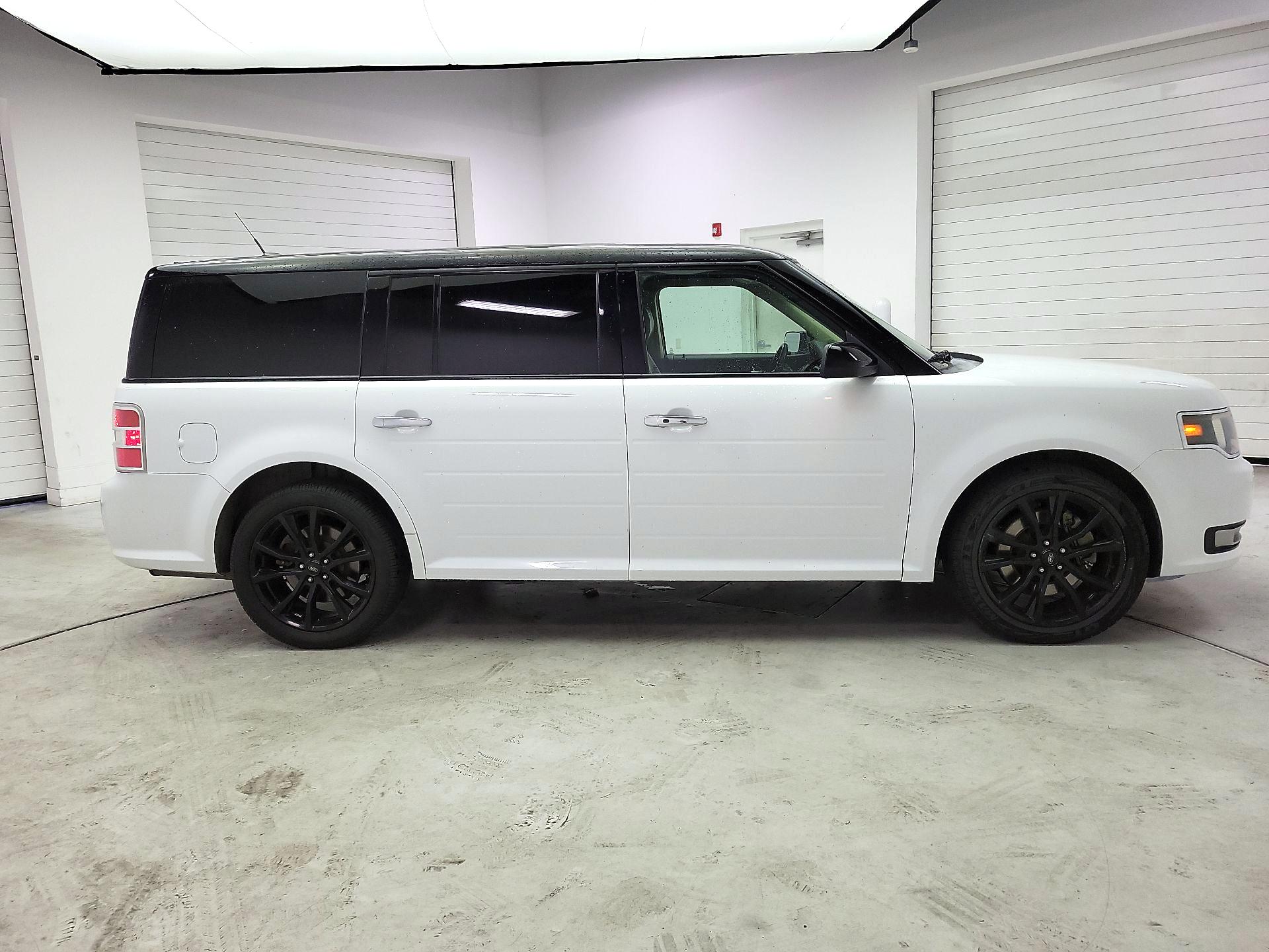 Thumbnail: 2016 Ford Flex - 4