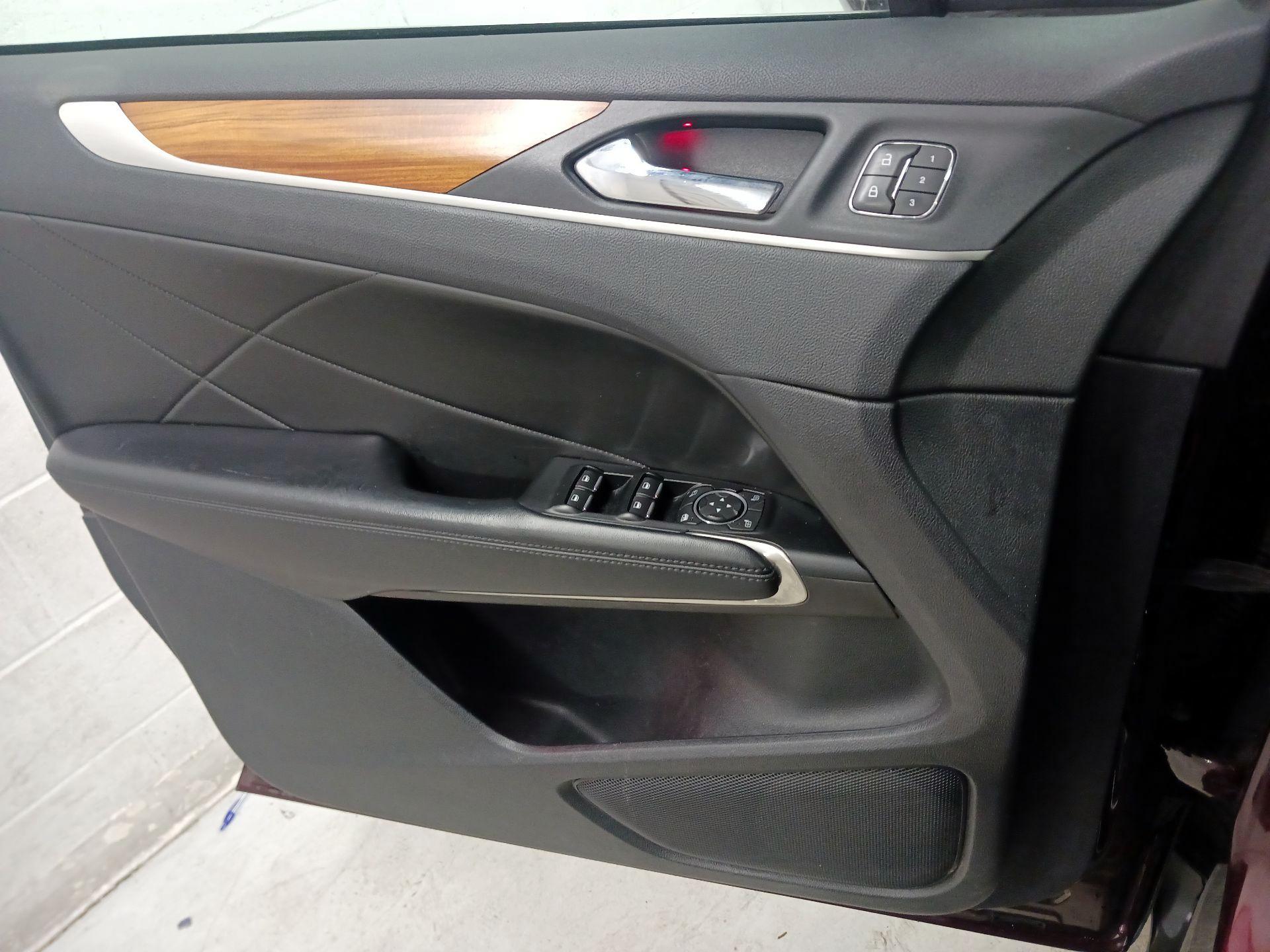 Thumbnail: 2019 Lincoln MKC - 12