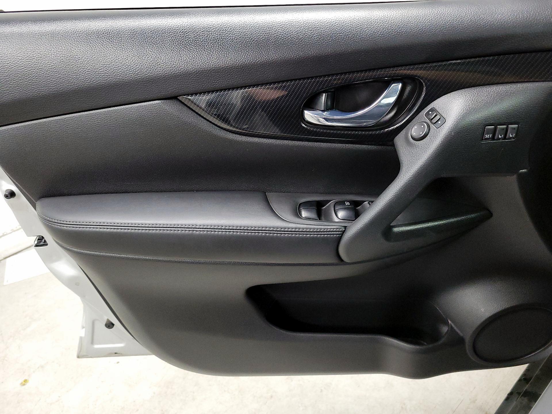 Thumbnail: 2018 Nissan Rogue - 12