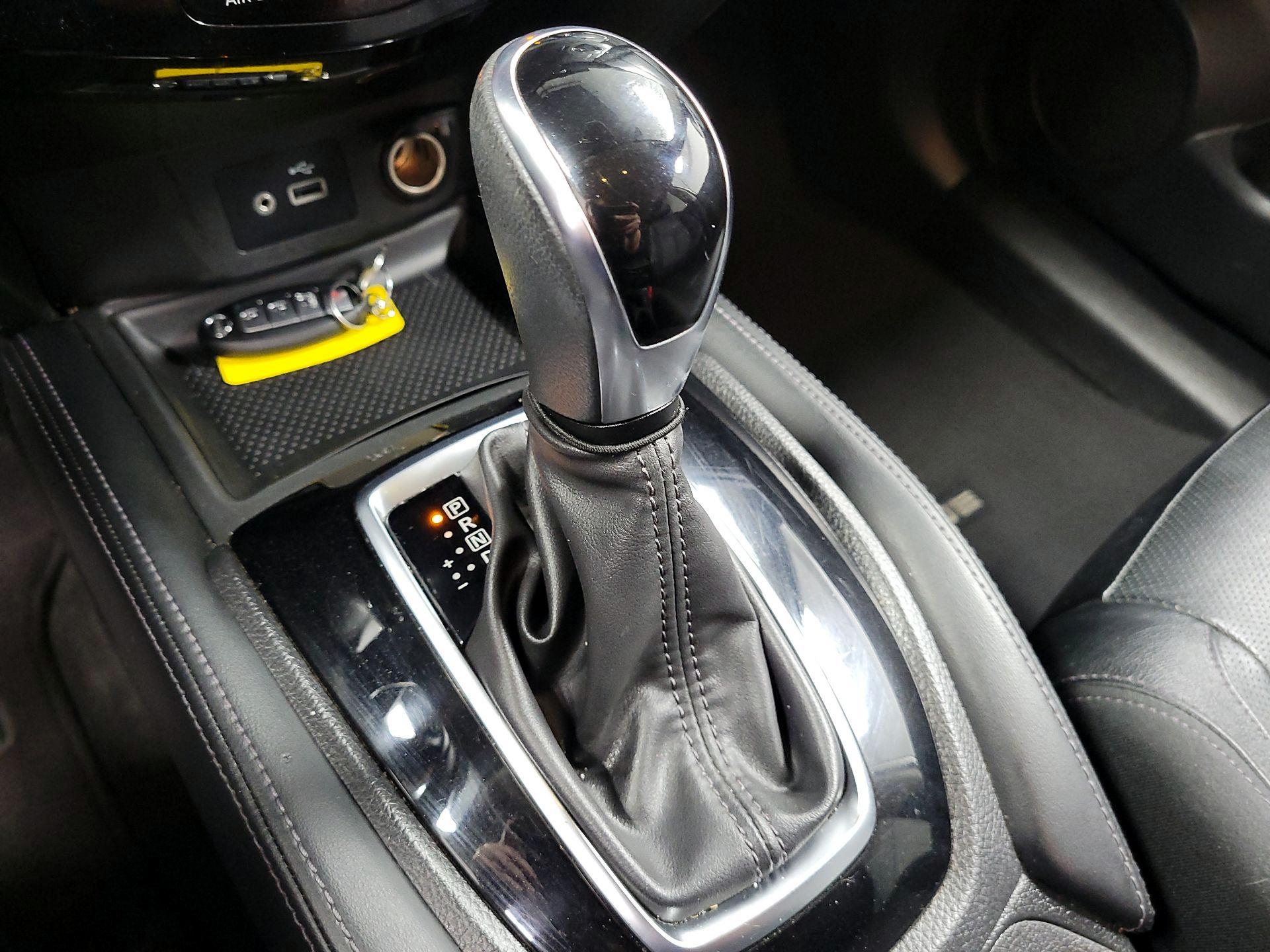 Thumbnail: 2018 Nissan Rogue - 15