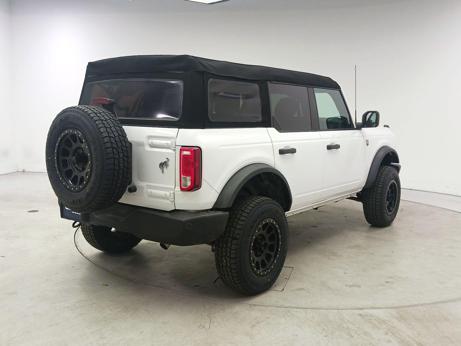 Thumbnail: 2023 Ford Bronco - 5