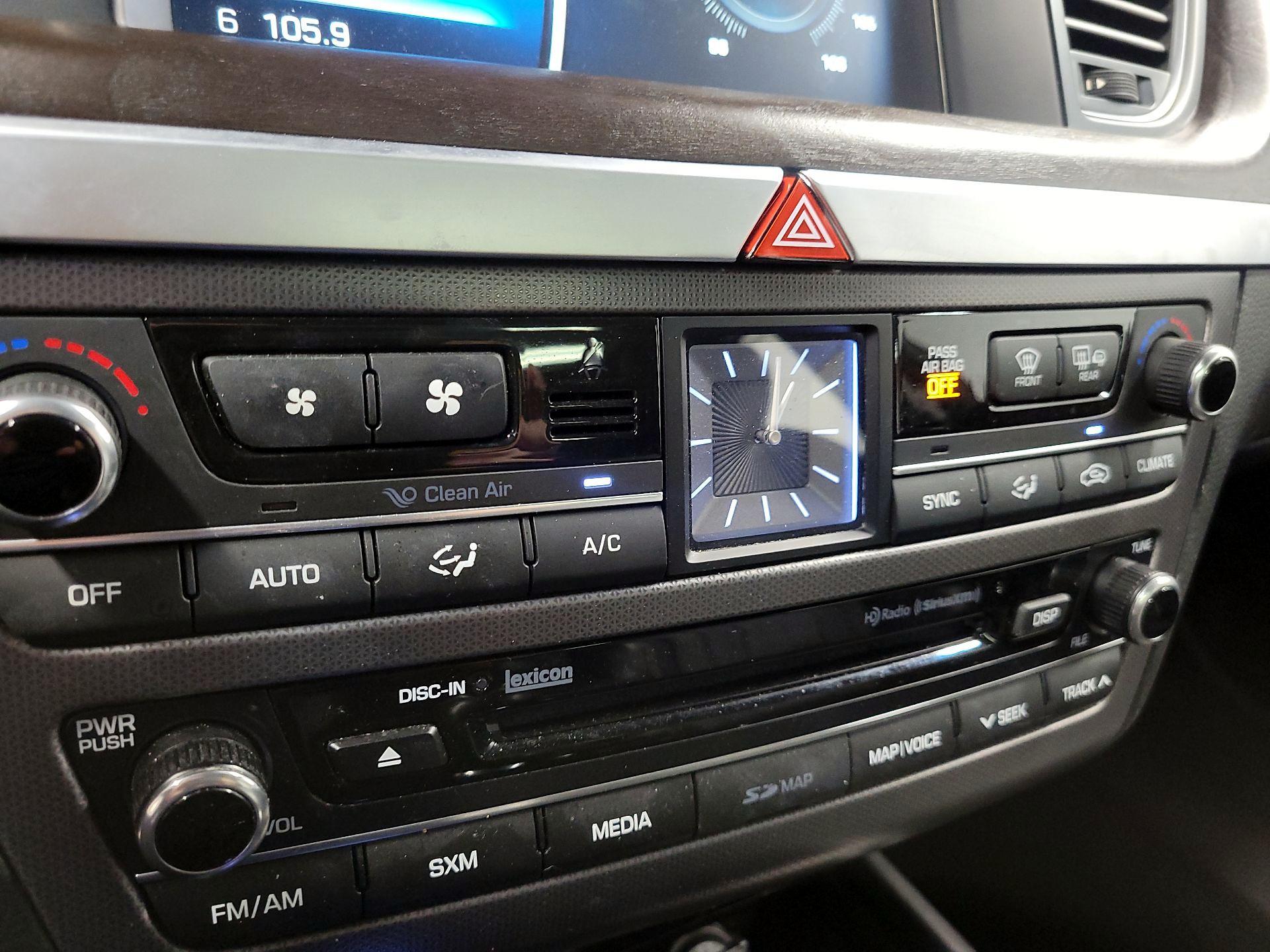 Thumbnail: 2017 Genesis G80 - 16