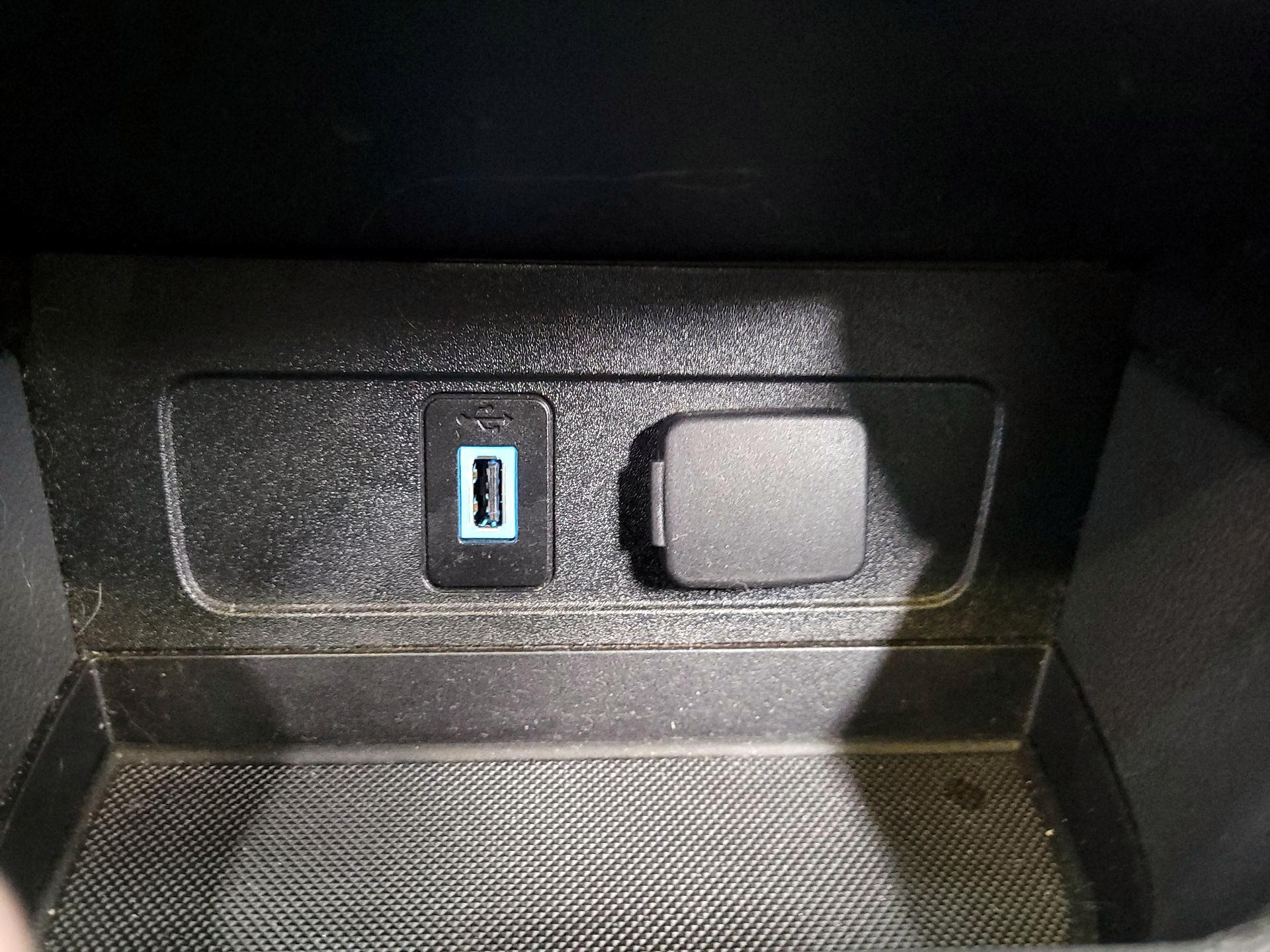 Thumbnail: 2017 Ford Escape - 19