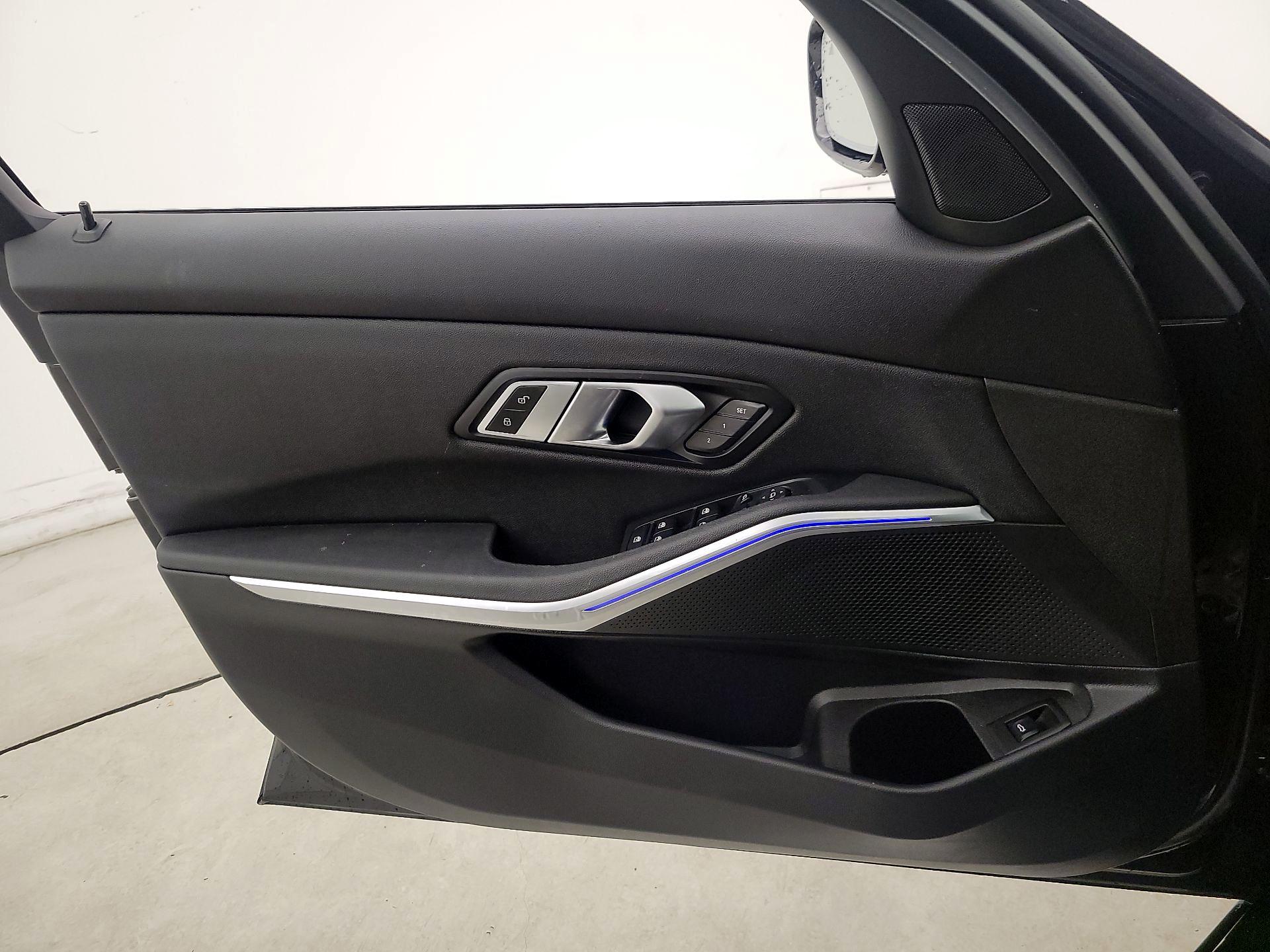 Thumbnail: 2021 BMW 3 Series - 12