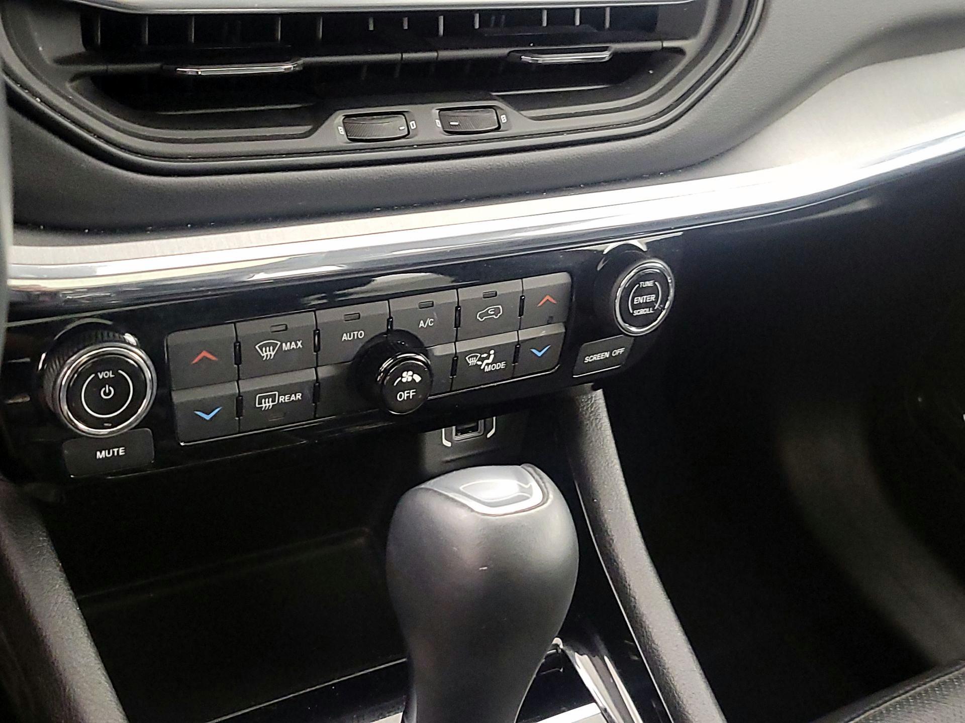 Thumbnail: 2022 Jeep Compass - 17