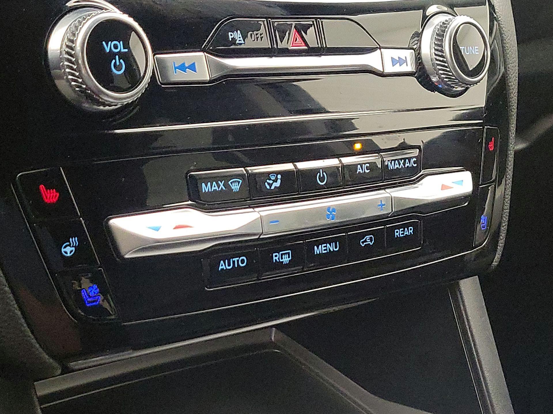 Thumbnail: 2023 Ford Explorer - 16