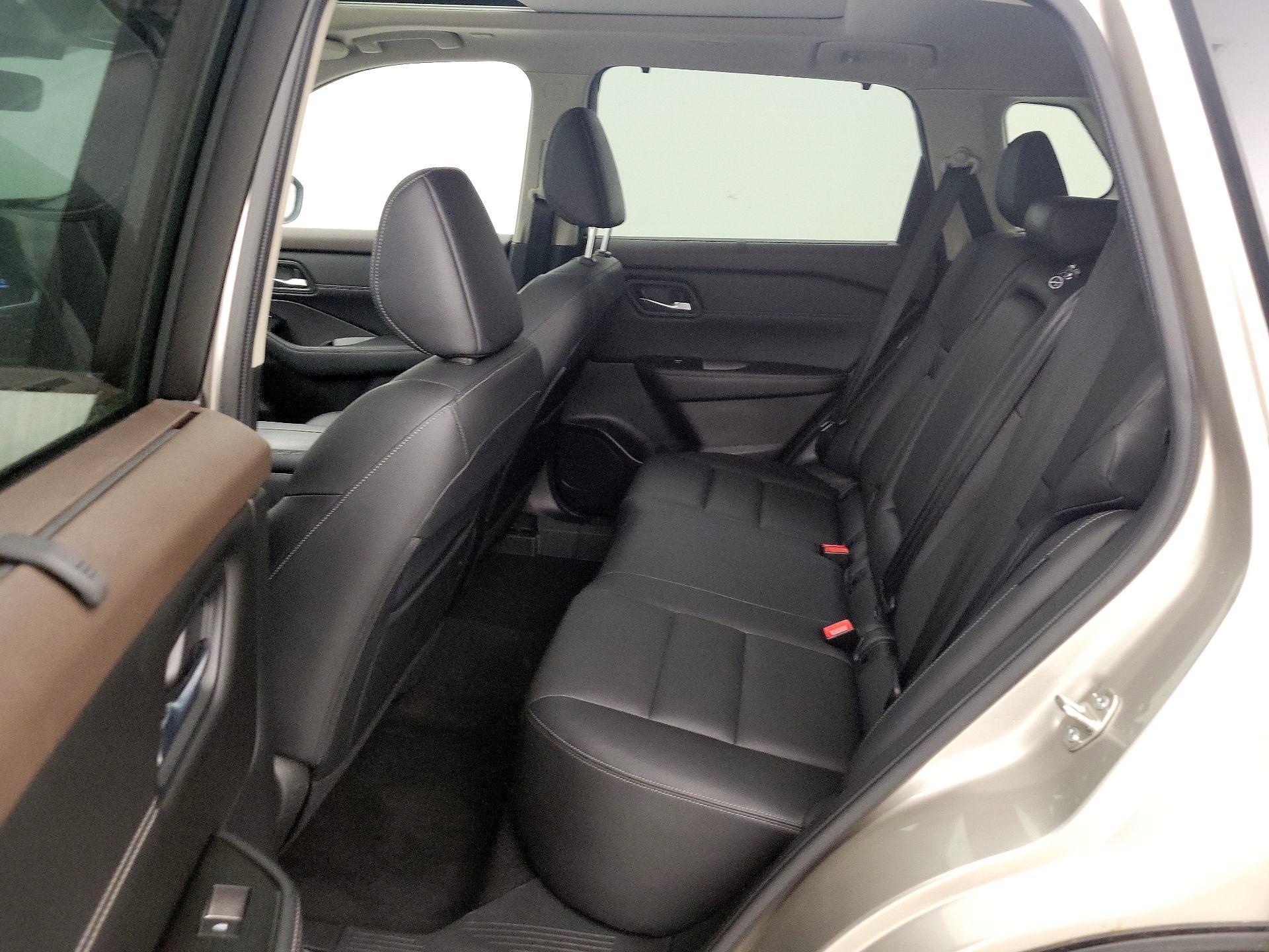 Thumbnail: 2022 Nissan Rogue - 20