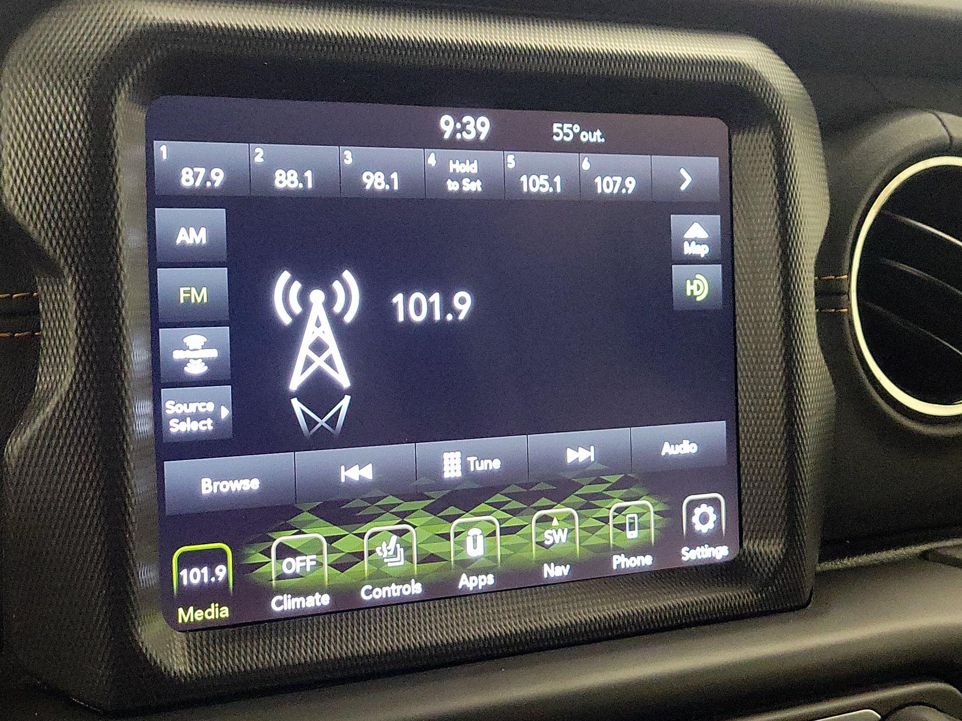 Thumbnail: 2022 Jeep Wrangler - 15