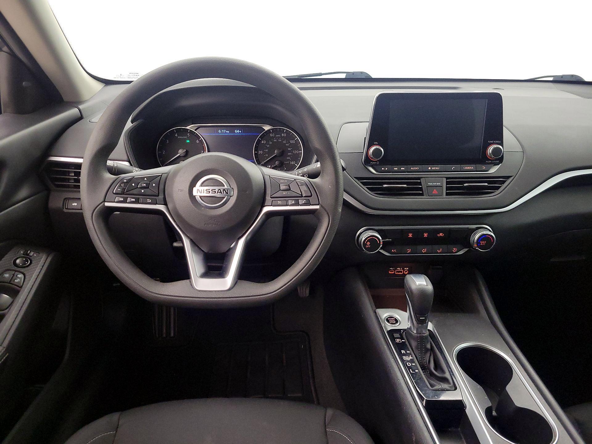 Thumbnail: 2022 Nissan Altima - 10