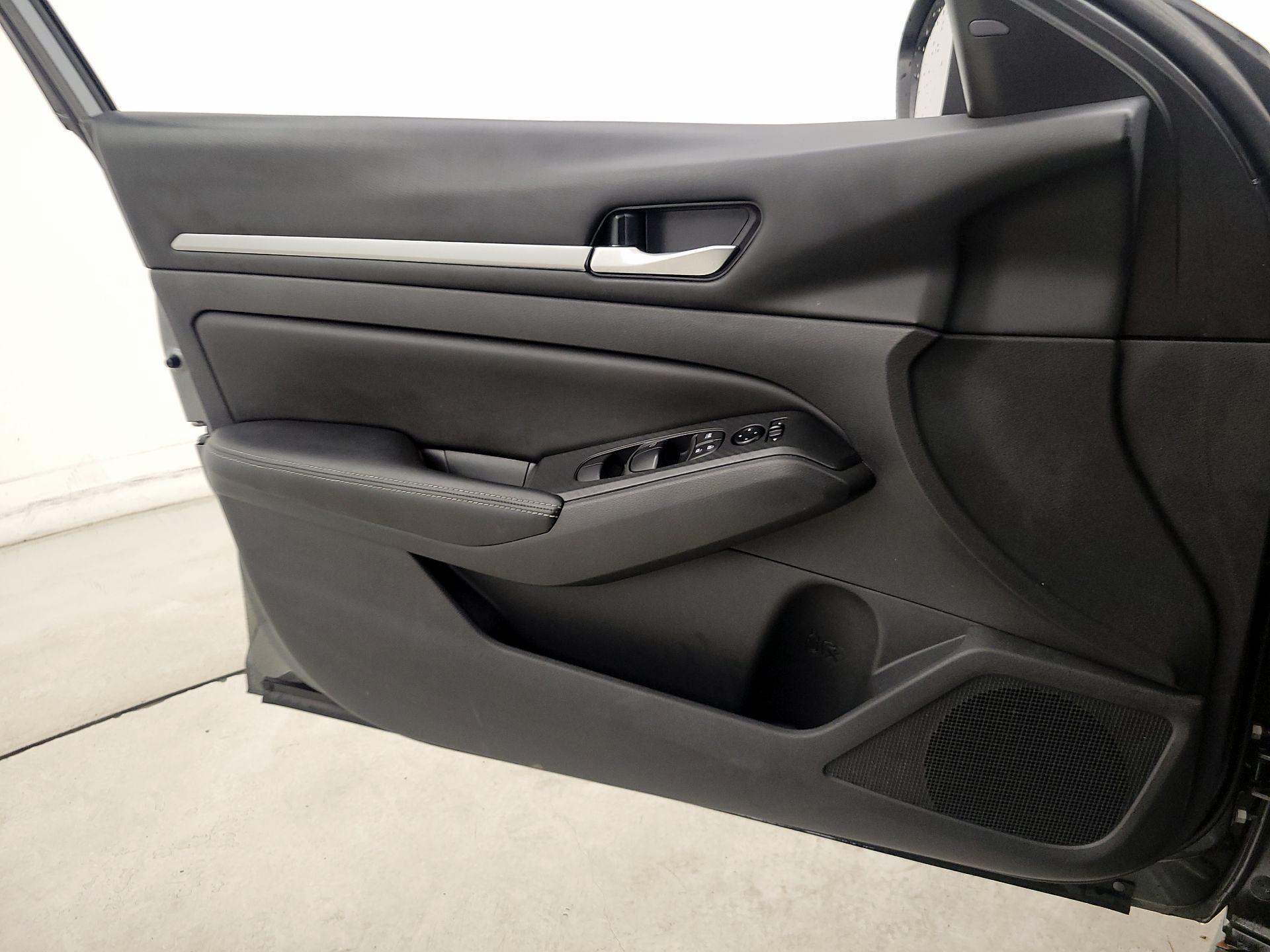 Thumbnail: 2022 Nissan Altima - 12