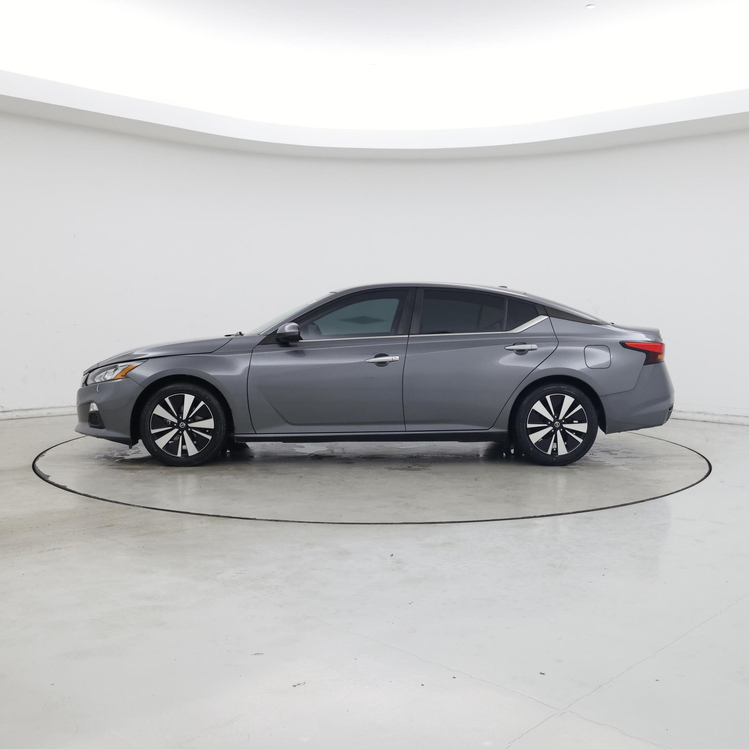 Thumbnail: 2022 Nissan Altima - 3