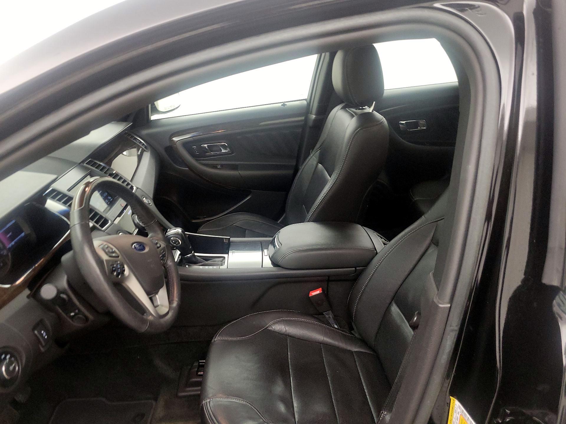 Thumbnail: 2016 Ford Taurus - 11