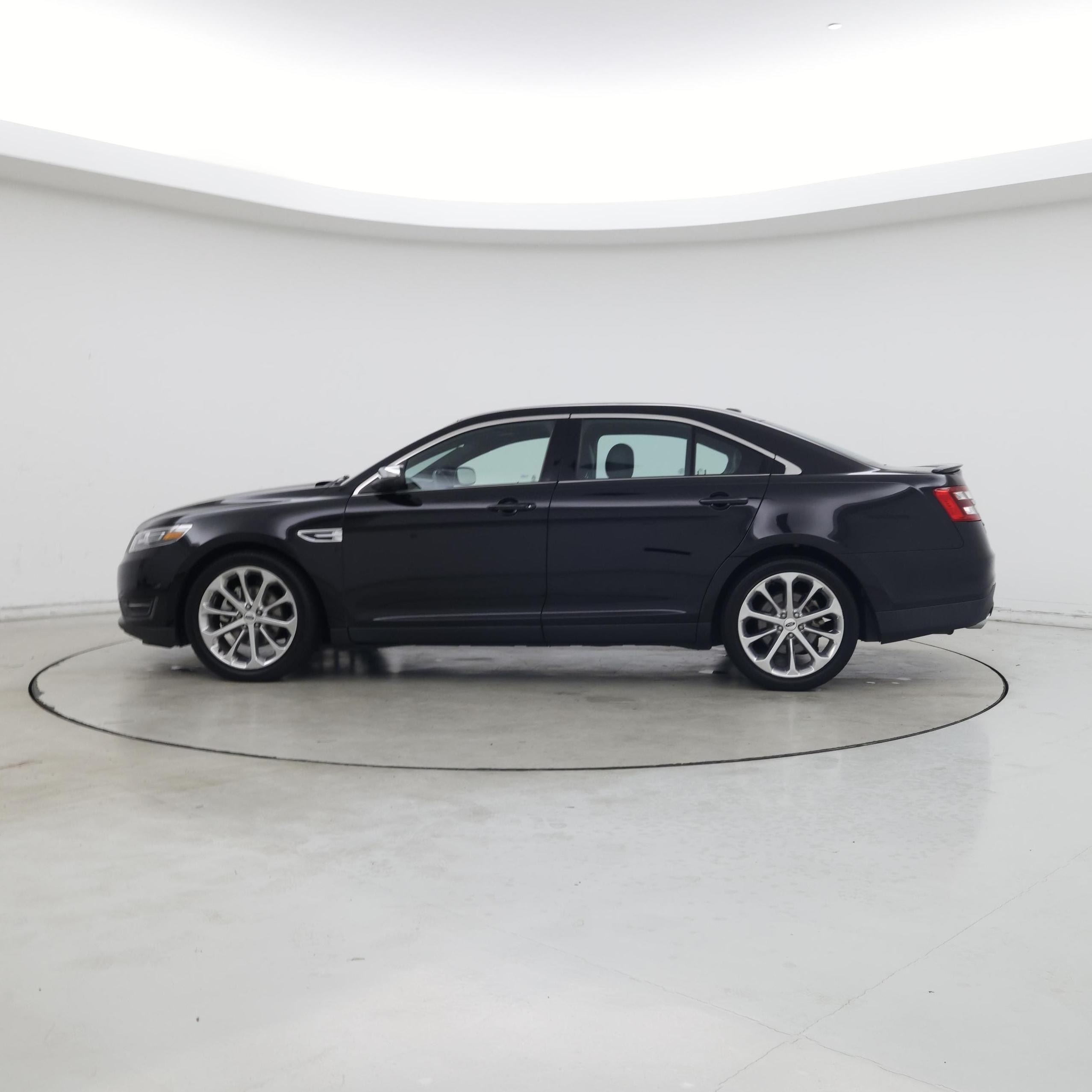 Thumbnail: 2016 Ford Taurus - 3