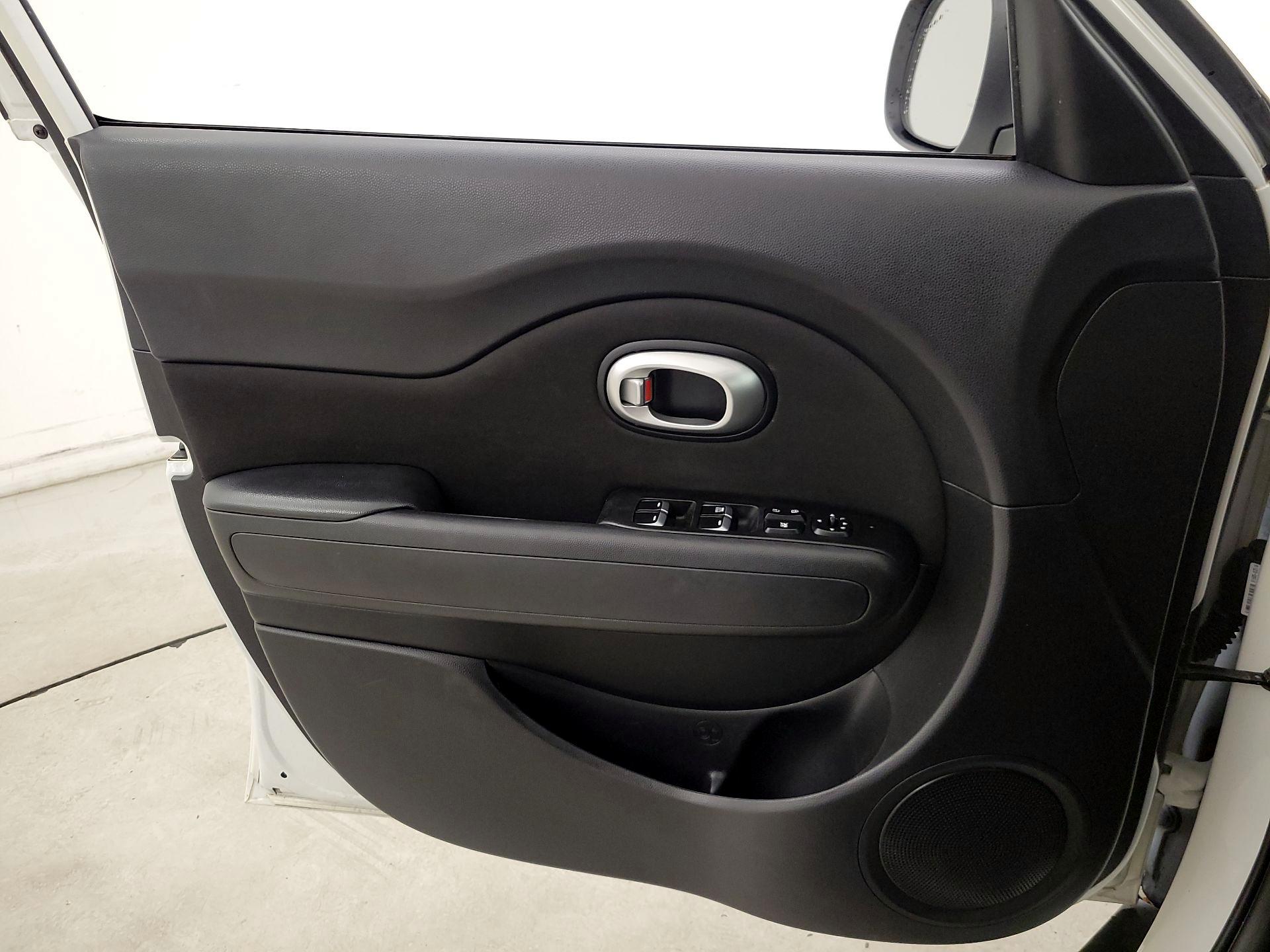 Thumbnail: 2017 Kia Soul - 12