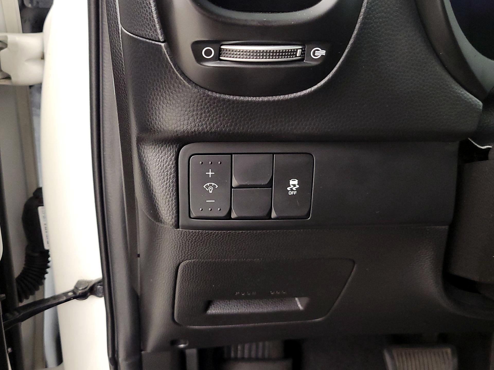 Thumbnail: 2017 Kia Soul - 13