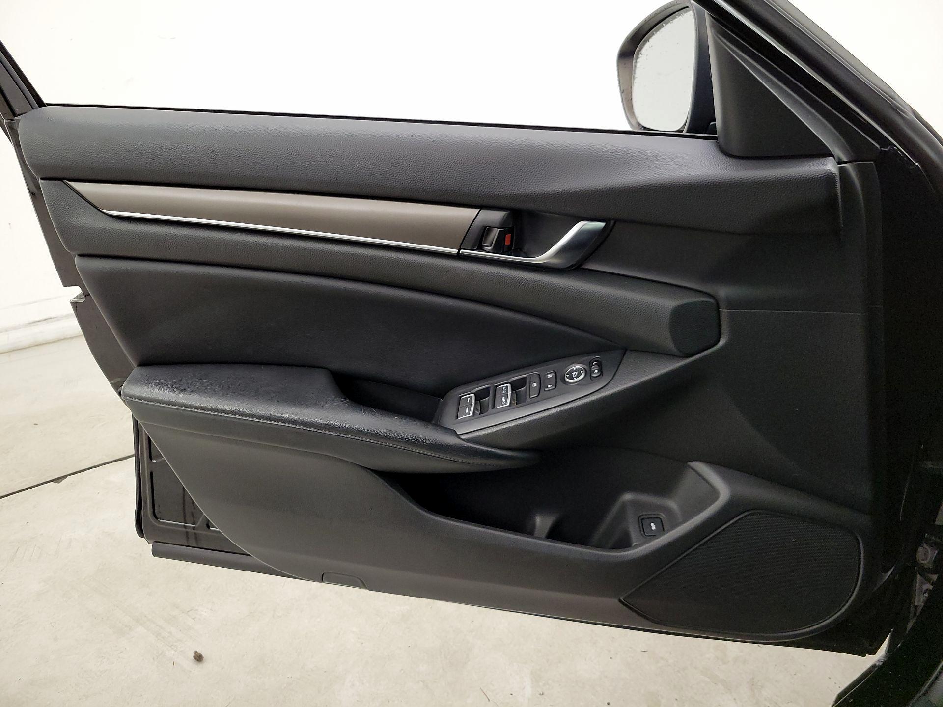 Thumbnail: 2018 Honda Accord - 12