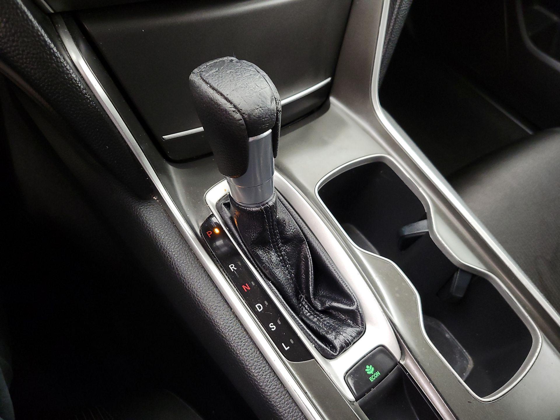 Thumbnail: 2018 Honda Accord - 17