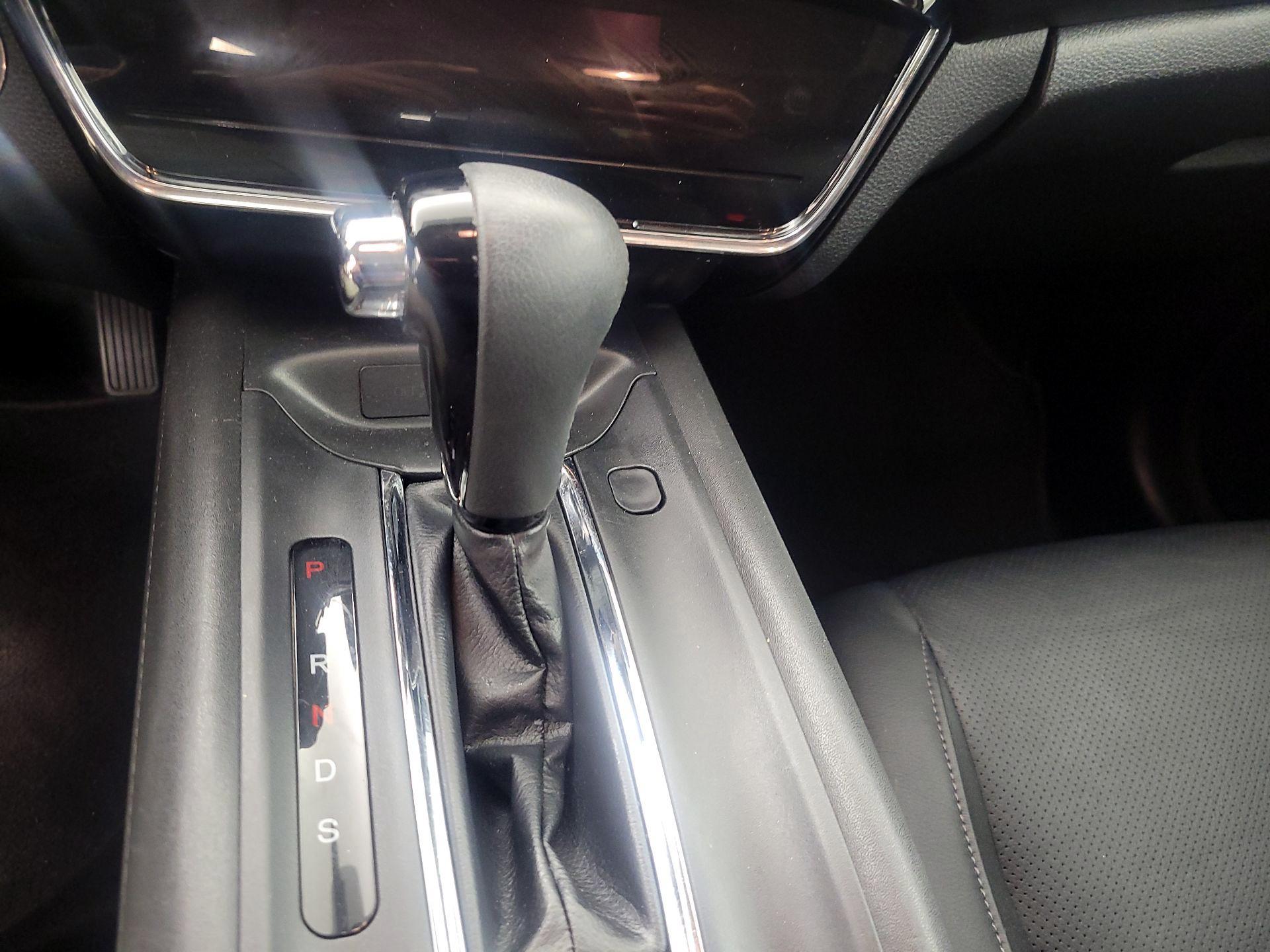 Thumbnail: 2019 Honda HR-V - 17