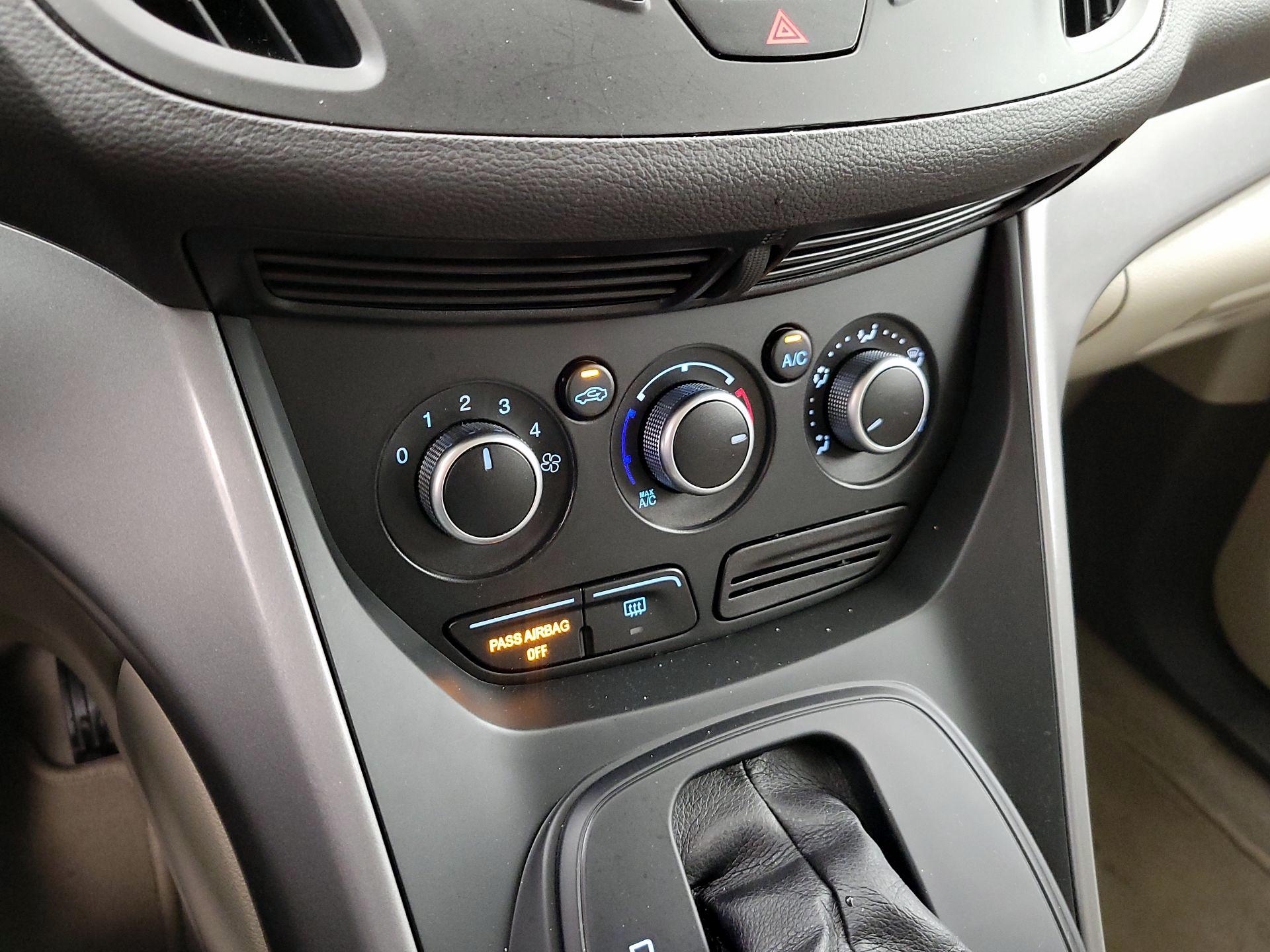 Thumbnail: 2015 Ford Escape - 16