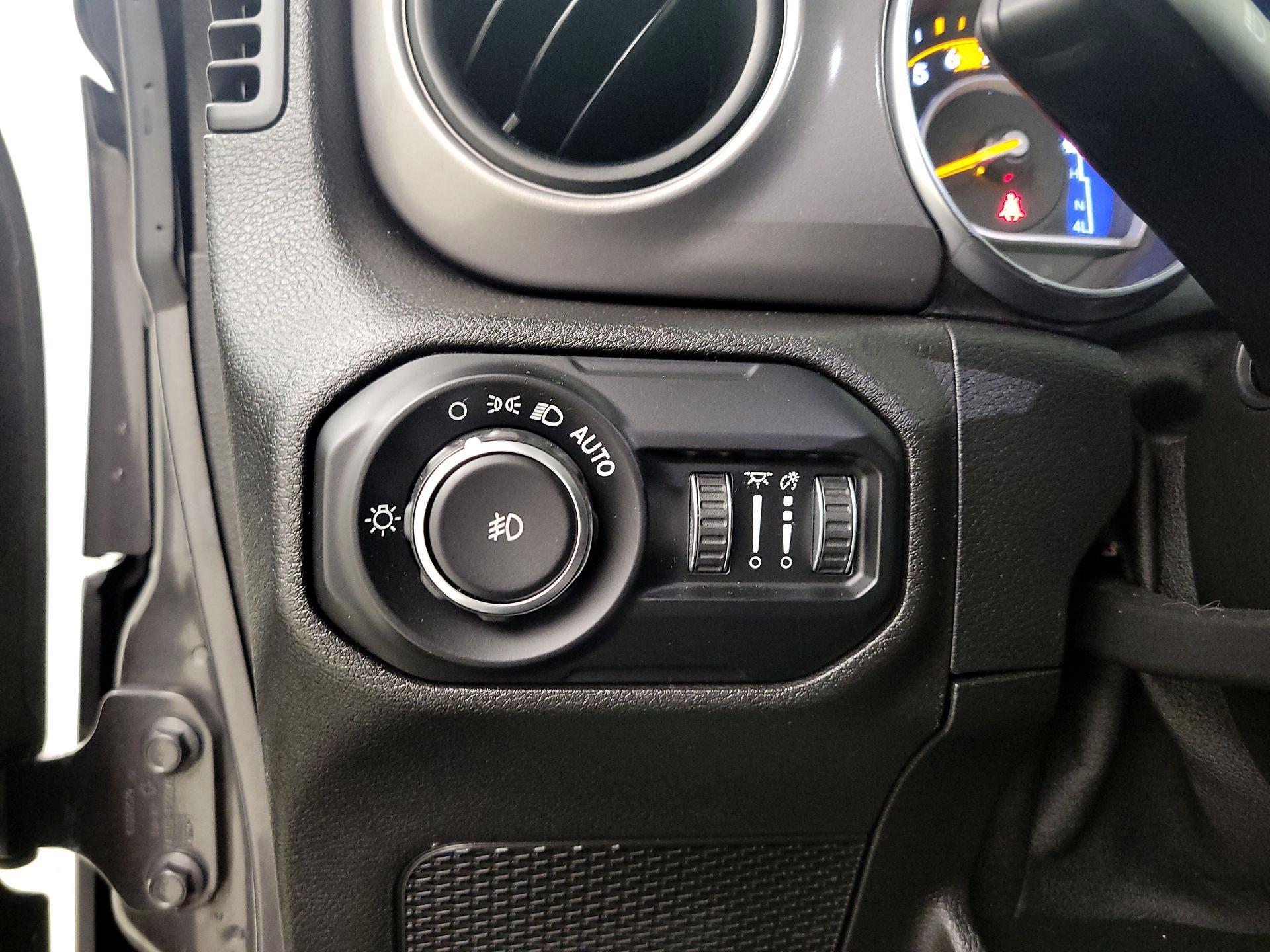 Thumbnail: 2021 Jeep Wrangler - 11