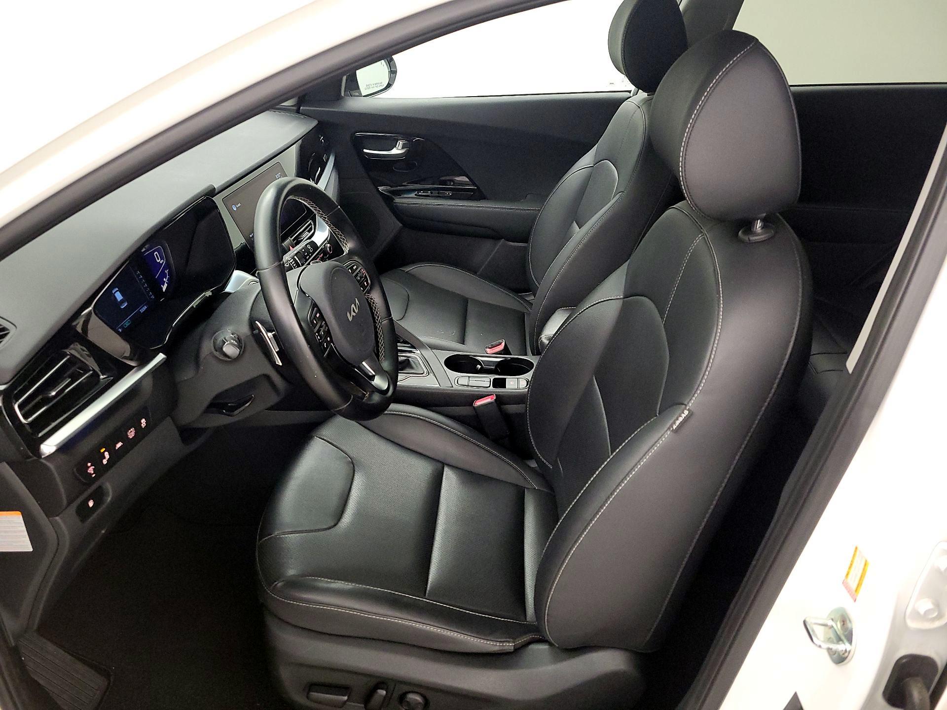 Thumbnail: 2022 Kia Niro - 11