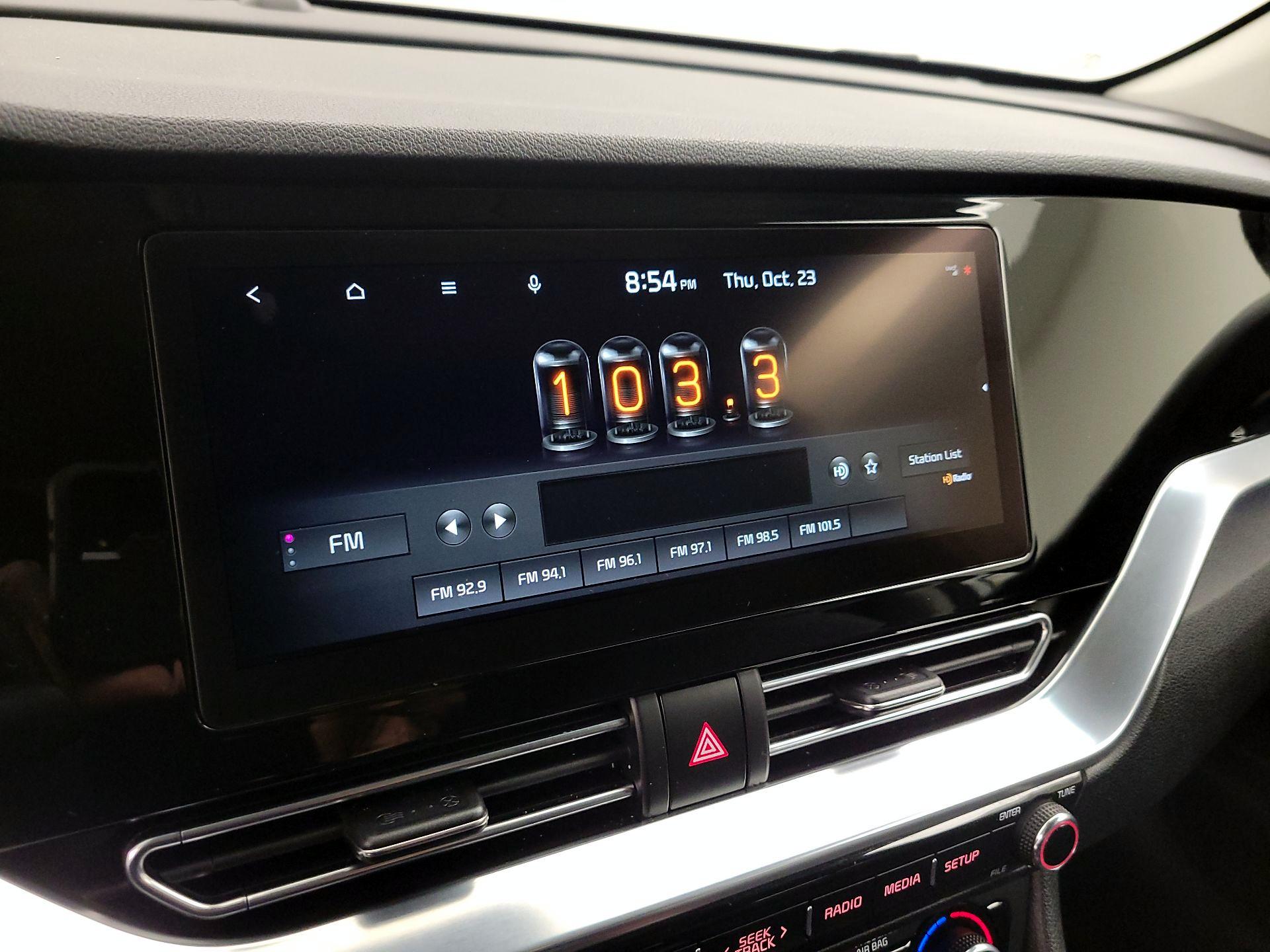 Thumbnail: 2022 Kia Niro - 16