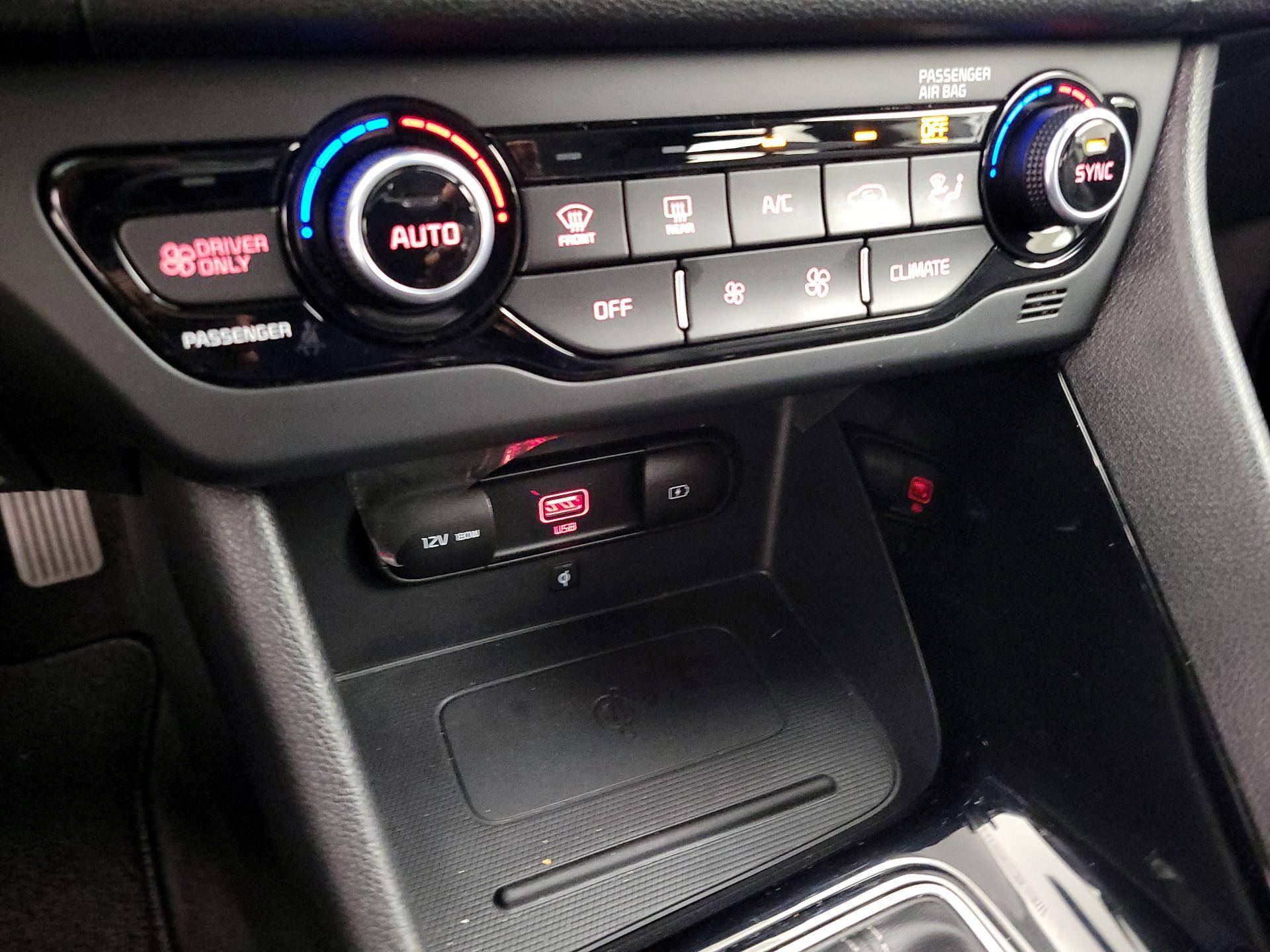 Thumbnail: 2022 Kia Niro - 17