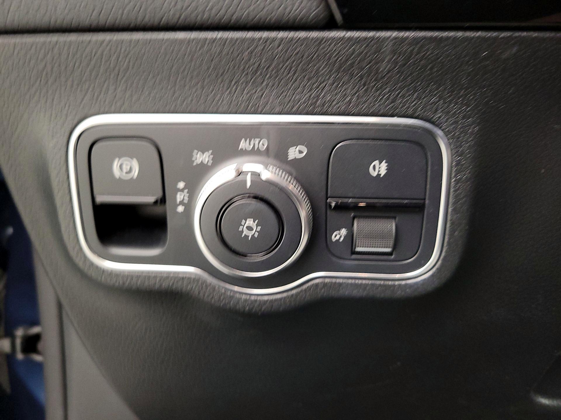 Thumbnail: 2022 Mercedes-Benz GLA - 11