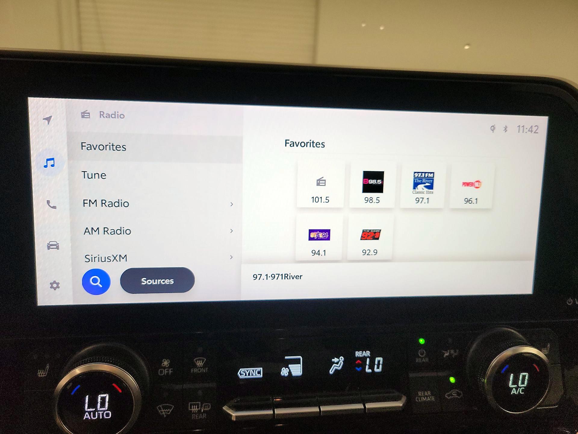 Thumbnail: 2023 Toyota Highlander - 15