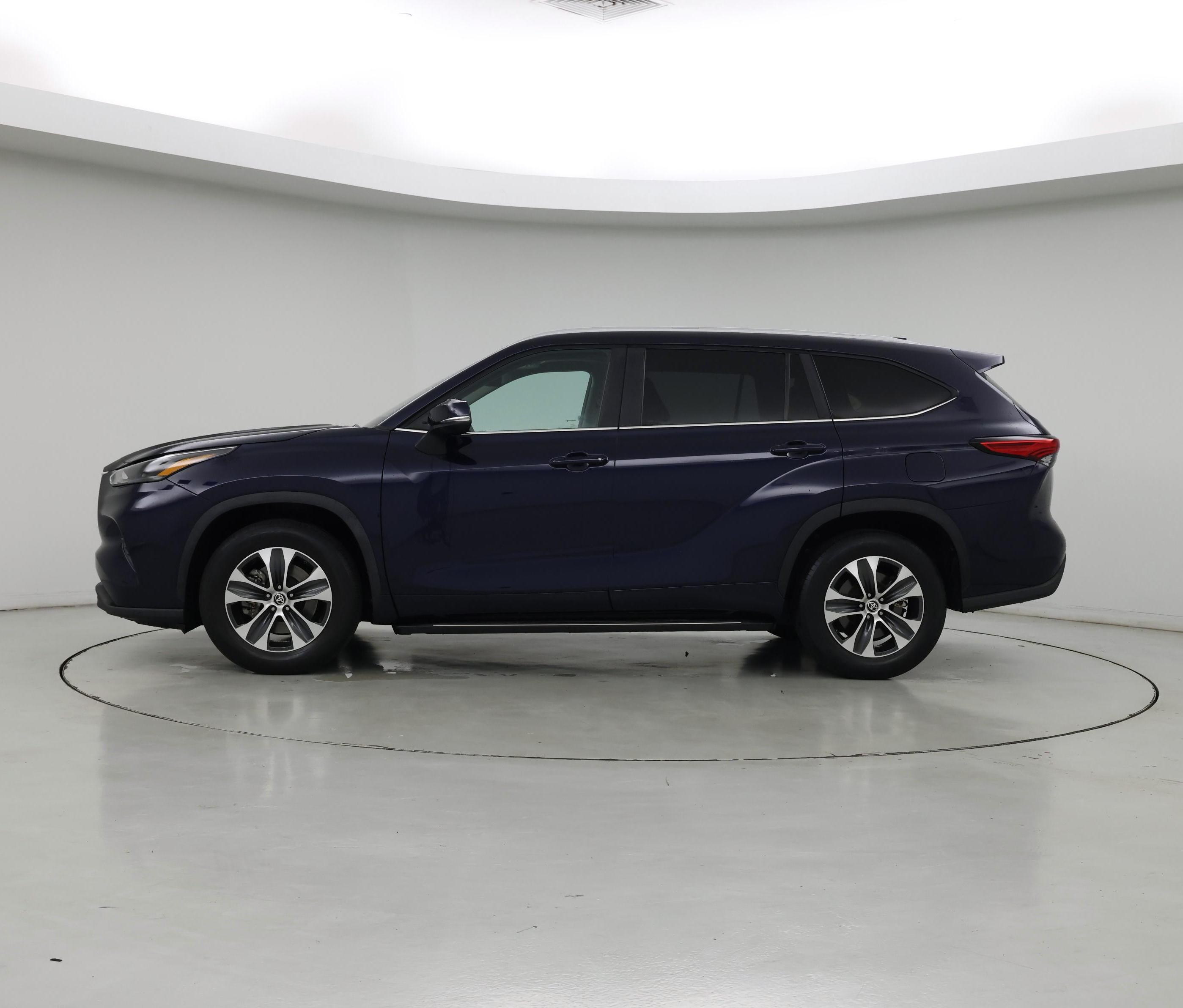 Thumbnail: 2023 Toyota Highlander - 3