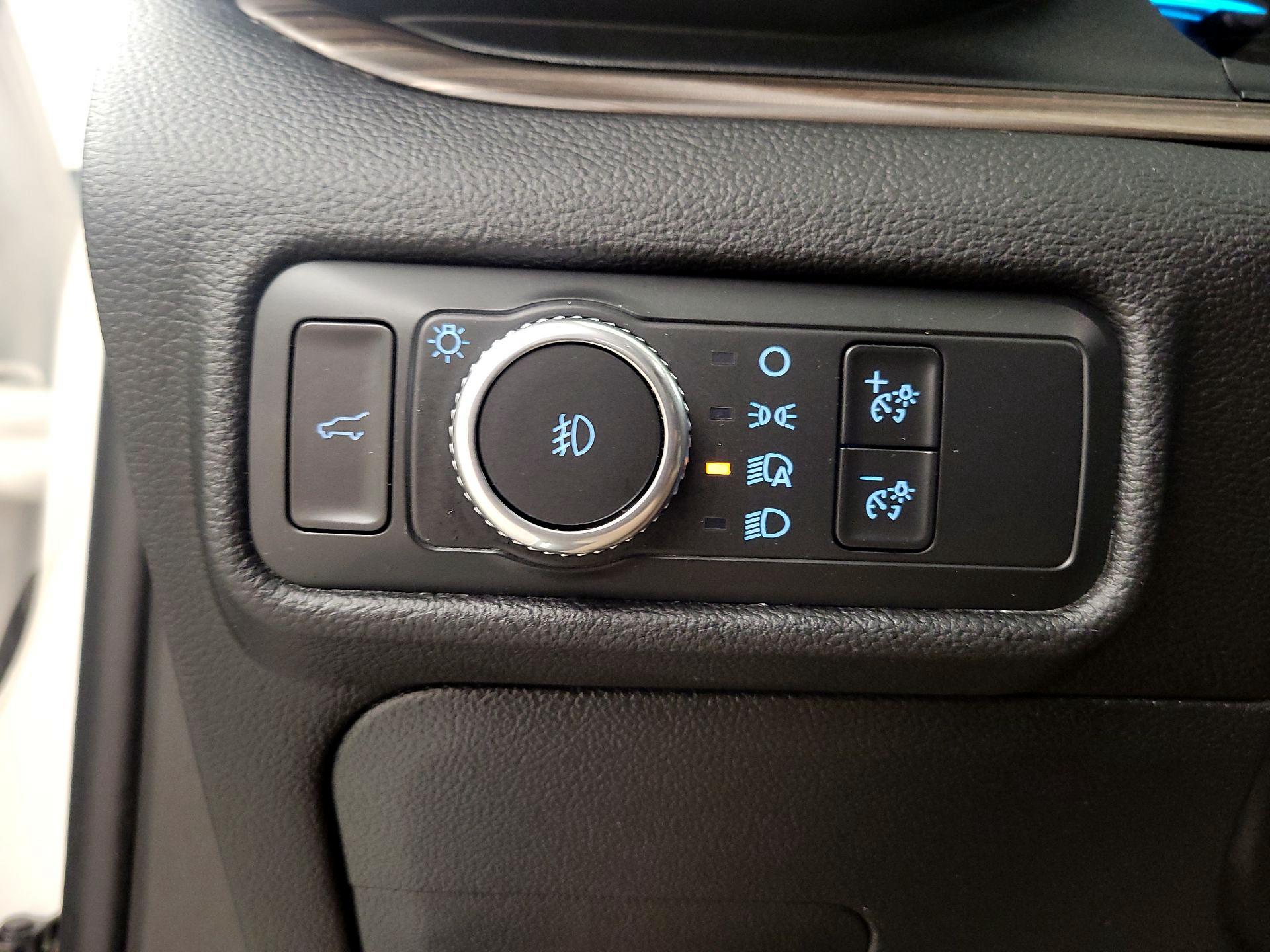 Thumbnail: 2022 Ford Explorer - 13