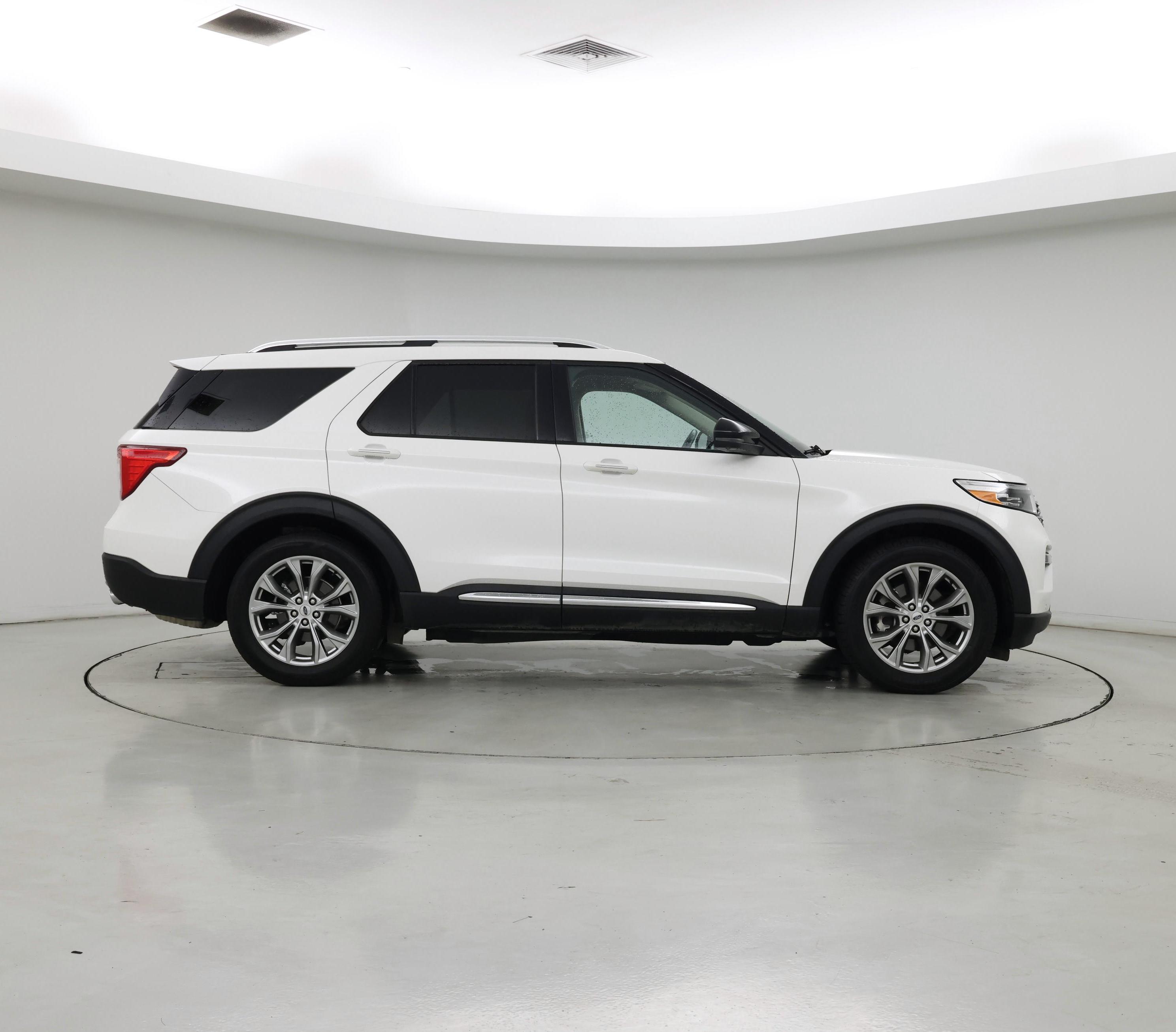 Thumbnail: 2022 Ford Explorer - 7