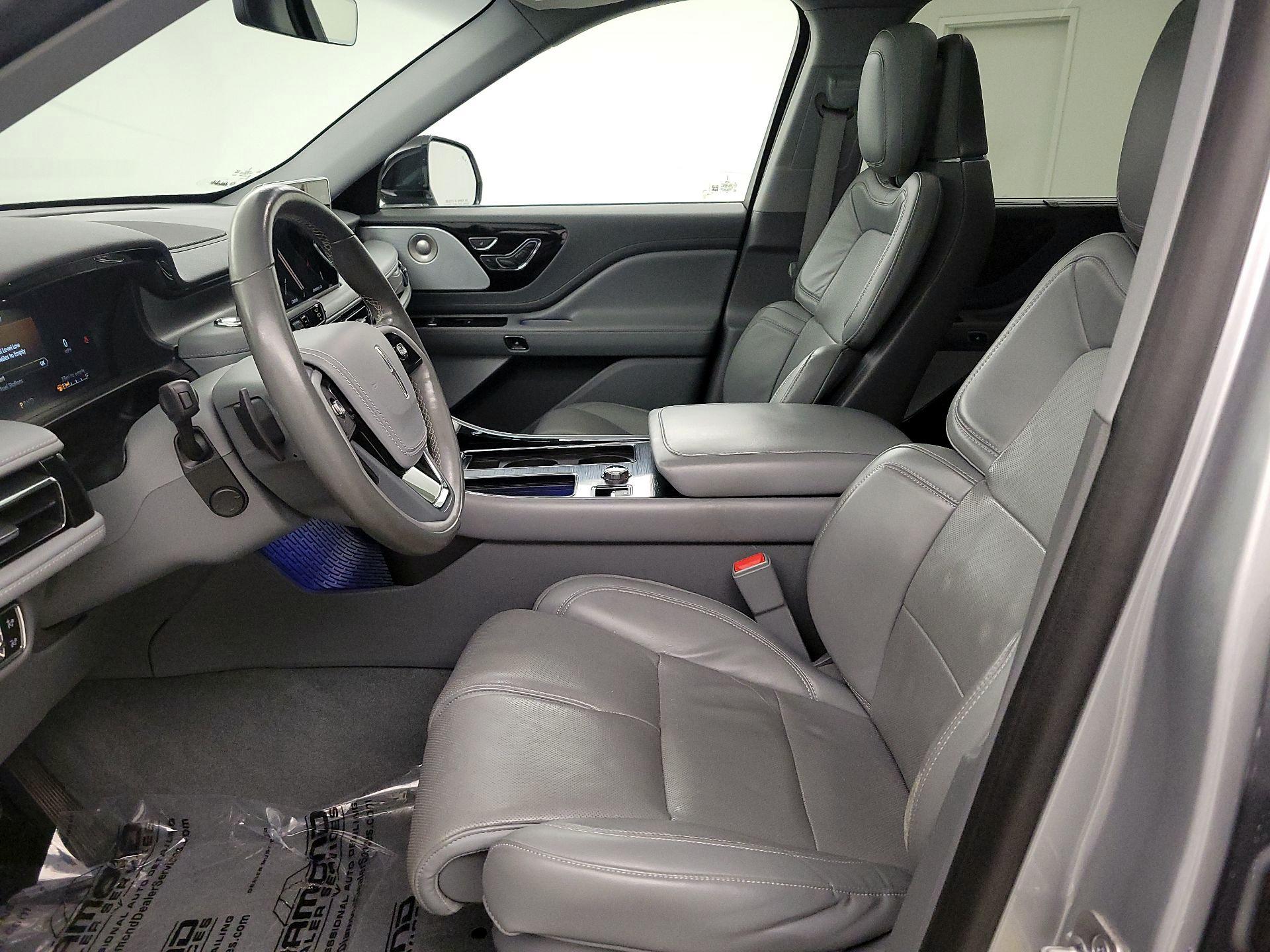 Thumbnail: 2020 Lincoln Aviator - 11